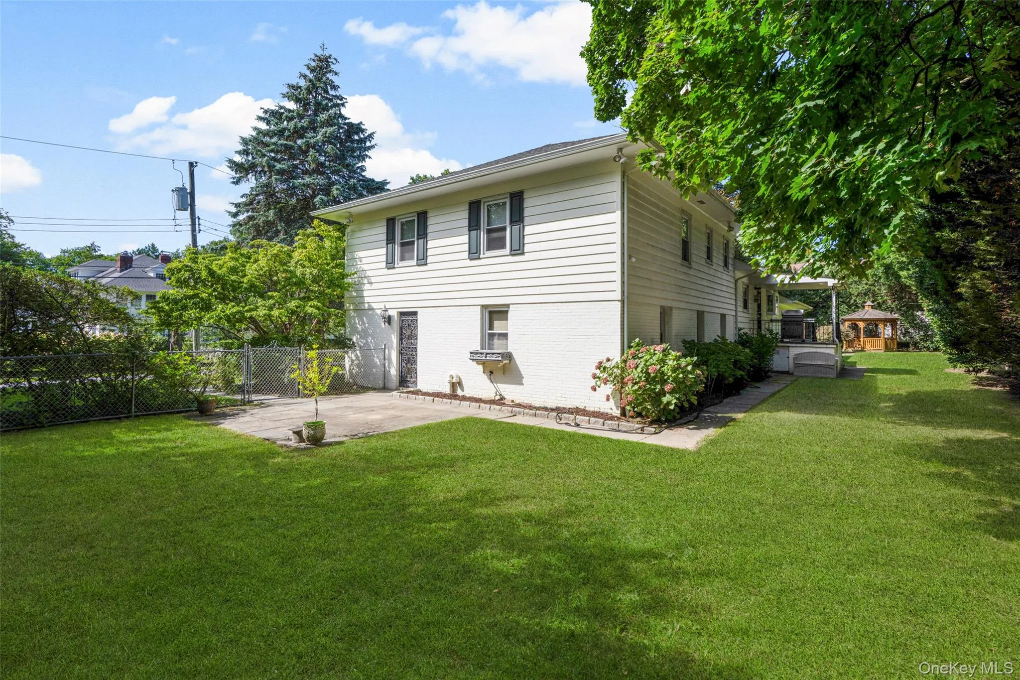 30 Antler Place, New Rochelle, NY, 4 Bedrooms Bedrooms, 8 Rooms Rooms,3 BathroomsBathrooms,Residential,For Rent,Antler,0,1028119 30 Antler Place, New Rochelle, NY, 4 Bedrooms Bedrooms, 8 Rooms Rooms,3 BathroomsBathrooms,Residential,For Rent,Antler,0,1028119