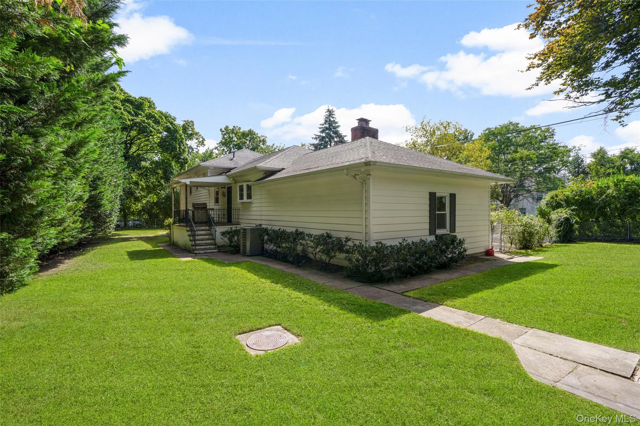 30 Antler Place, New Rochelle, NY, 4 Bedrooms Bedrooms, 8 Rooms Rooms,3 BathroomsBathrooms,Residential,For Rent,Antler,0,1028119 30 Antler Place, New Rochelle, NY, 4 Bedrooms Bedrooms, 8 Rooms Rooms,3 BathroomsBathrooms,Residential,For Rent,Antler,0,1028119