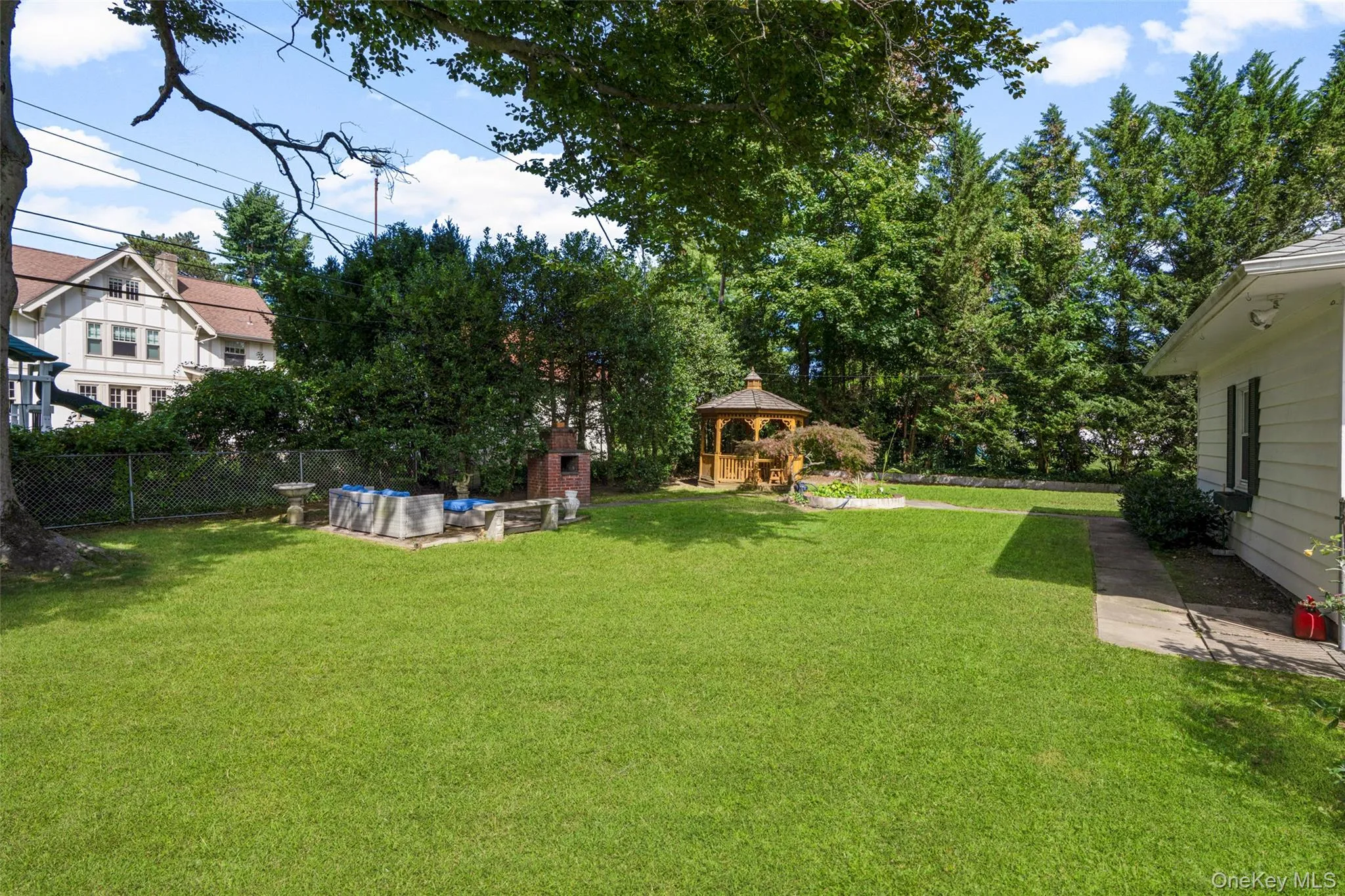 30 Antler Place, New Rochelle, NY, 4 Bedrooms Bedrooms, 8 Rooms Rooms,3 BathroomsBathrooms,Residential,For Rent,Antler,0,1028119 30 Antler Place, New Rochelle, NY, 4 Bedrooms Bedrooms, 8 Rooms Rooms,3 BathroomsBathrooms,Residential,For Rent,Antler,0,1028119