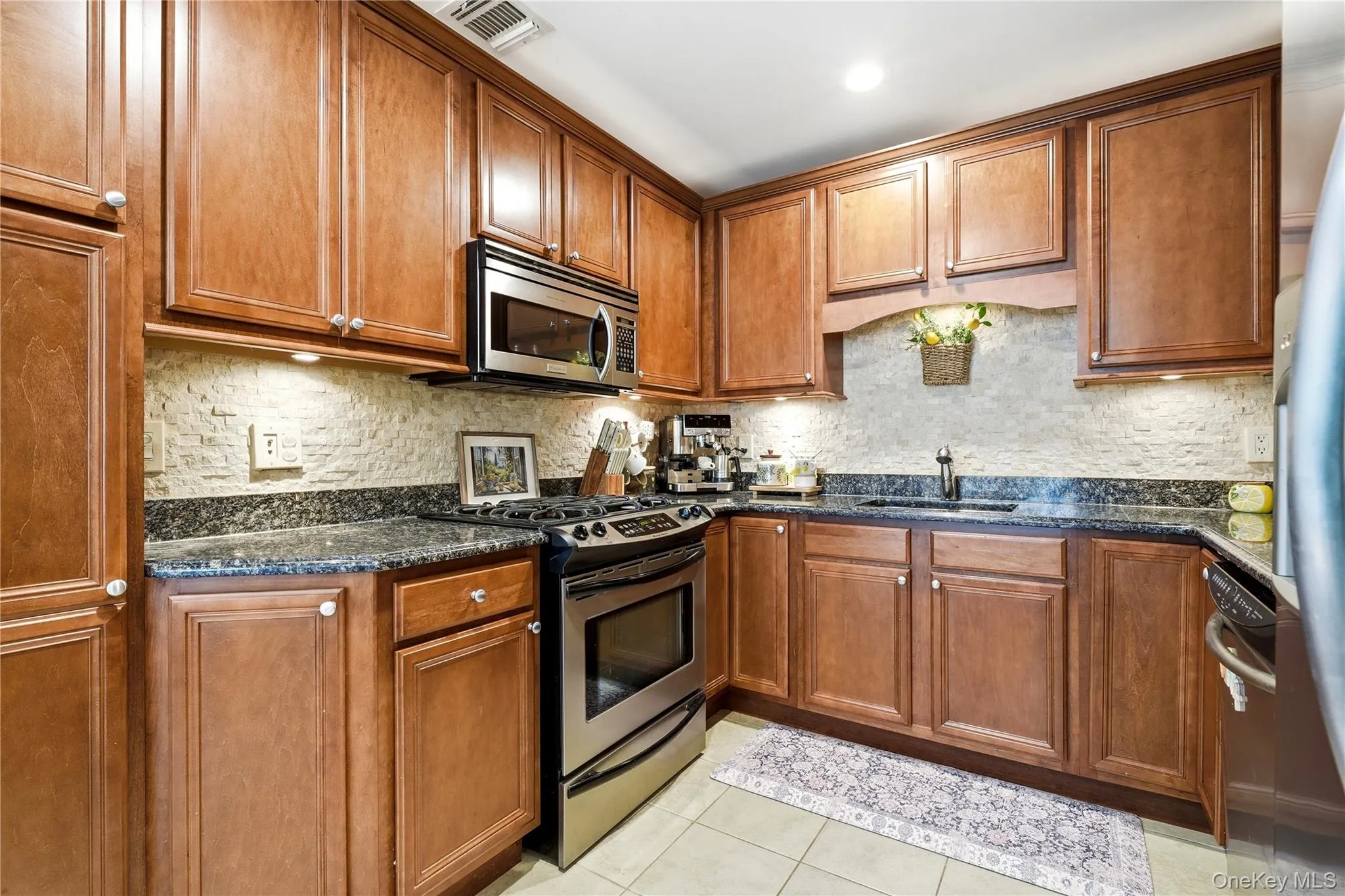 348 Medea Way, Islip, NY, 2 Bedrooms Bedrooms, 5 Rooms Rooms,2 BathroomsBathrooms,Residential,For Rent,Medea,0,1028128 348 Medea Way, Islip, NY, 2 Bedrooms Bedrooms, 5 Rooms Rooms,2 BathroomsBathrooms,Residential,For Rent,Medea,0,1028128