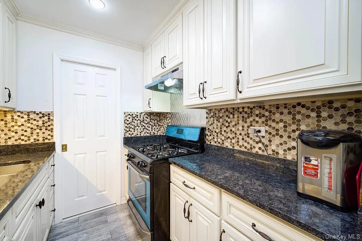 99-05 59th Avenue, New York, NY, 2 Bedrooms Bedrooms, 5 Rooms Rooms,1 BathroomBathrooms,Residential,For Rent,59th,0,1028130 99-05 59th Avenue, New York, NY, 2 Bedrooms Bedrooms, 5 Rooms Rooms,1 BathroomBathrooms,Residential,For Rent,59th,0,1028130