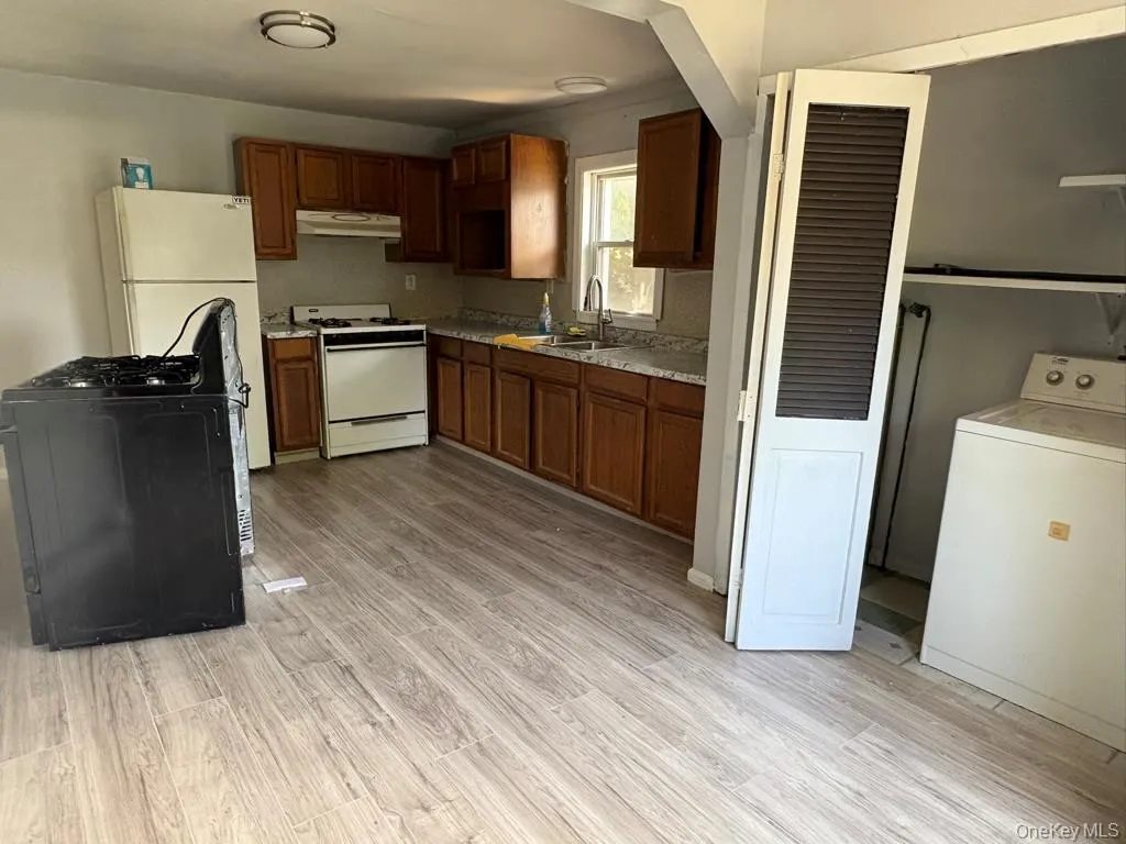 208 Main Street, Montgomery, NY, 2 Bedrooms Bedrooms, 4 Rooms Rooms,1 BathroomBathrooms,Residential Lease,For Rent,Main,0,1028132 208 Main Street, Montgomery, NY, 2 Bedrooms Bedrooms, 4 Rooms Rooms,1 BathroomBathrooms,Residential Lease,For Rent,Main,0,1028132