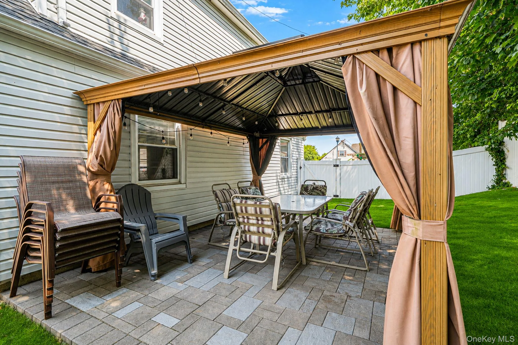 126 Cotton Lane, Hempstead, NY, 4 Bedrooms Bedrooms, 8 Rooms Rooms,1 BathroomBathrooms,Residential,For Rent,Cotton,0,1028133 126 Cotton Lane, Hempstead, NY, 4 Bedrooms Bedrooms, 8 Rooms Rooms,1 BathroomBathrooms,Residential,For Rent,Cotton,0,1028133