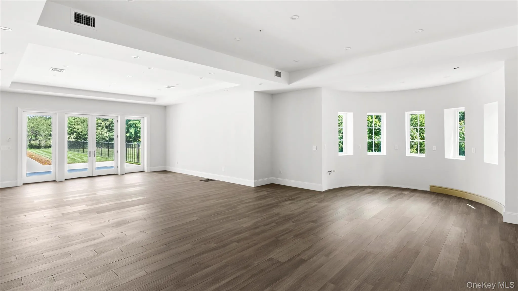 4 Shepherds Lane, North Hempstead, NY, 7 Bedrooms Bedrooms, 17 Rooms Rooms,9 BathroomsBathrooms,Residential,For Rent,Shepherds,0,1028137 4 Shepherds Lane, North Hempstead, NY, 7 Bedrooms Bedrooms, 17 Rooms Rooms,9 BathroomsBathrooms,Residential,For Rent,Shepherds,0,1028137