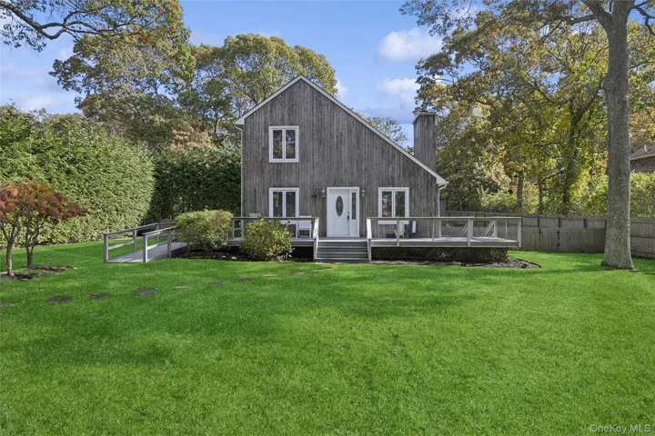 4 Morris Court, Southampton, New York 11978