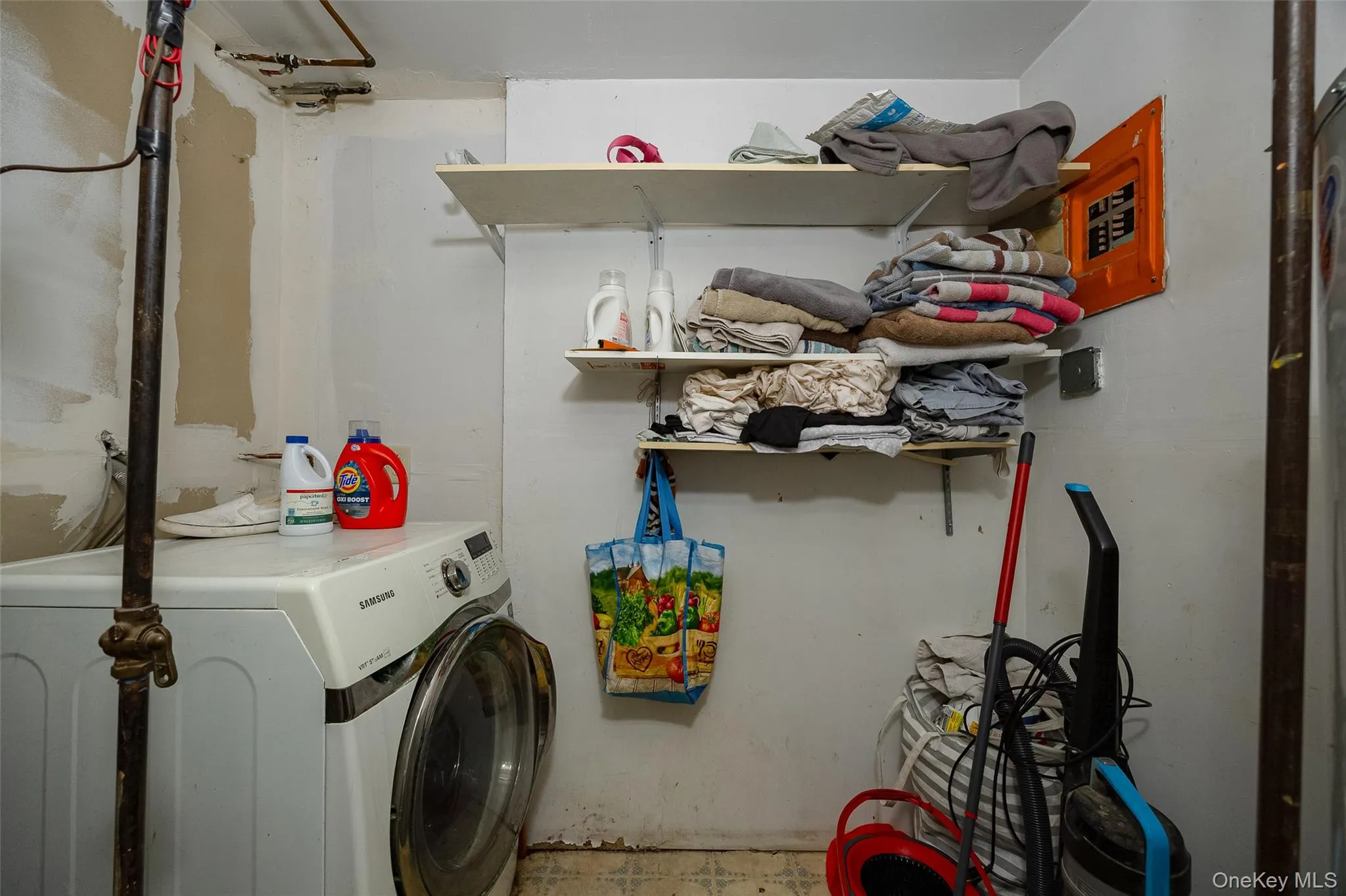 17 Ricky Lane, Poughkeepsie, NY, 3 Bedrooms Bedrooms, 9 Rooms Rooms,2 BathroomsBathrooms,Residential,For Rent,Ricky,0,1028143 17 Ricky Lane, Poughkeepsie, NY, 3 Bedrooms Bedrooms, 9 Rooms Rooms,2 BathroomsBathrooms,Residential,For Rent,Ricky,0,1028143