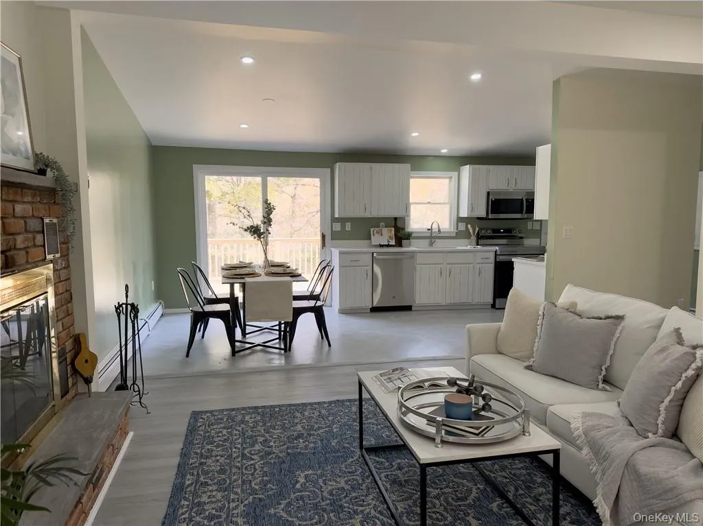 20A Apple Bee Farm Lane, Cortlandt, NY, 2 Bedrooms Bedrooms, 5 Rooms Rooms,2 BathroomsBathrooms,Residential Lease,For Rent,Apple Bee Farm,0,1028147 20A Apple Bee Farm Lane, Cortlandt, NY, 2 Bedrooms Bedrooms, 5 Rooms Rooms,2 BathroomsBathrooms,Residential Lease,For Rent,Apple Bee Farm,0,1028147