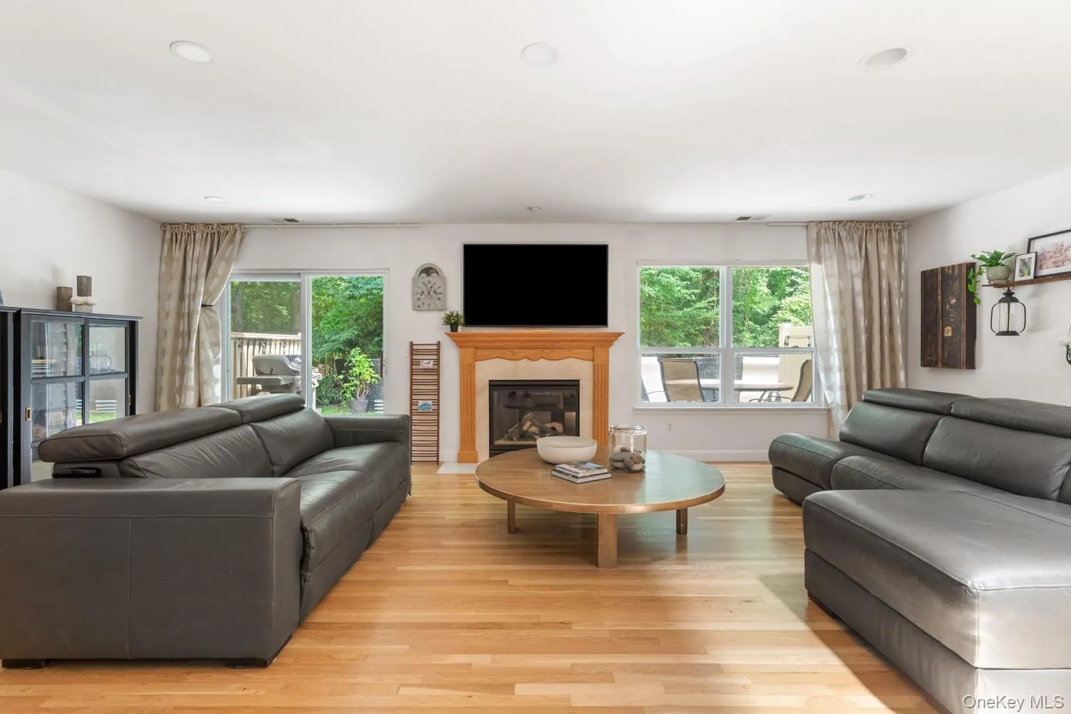 300 Pond View Lane, Smithtown, NY, 3 Bedrooms Bedrooms, 8 Rooms Rooms,2 BathroomsBathrooms,Residential,For Rent,Pond View,0,1028158 300 Pond View Lane, Smithtown, NY, 3 Bedrooms Bedrooms, 8 Rooms Rooms,2 BathroomsBathrooms,Residential,For Rent,Pond View,0,1028158