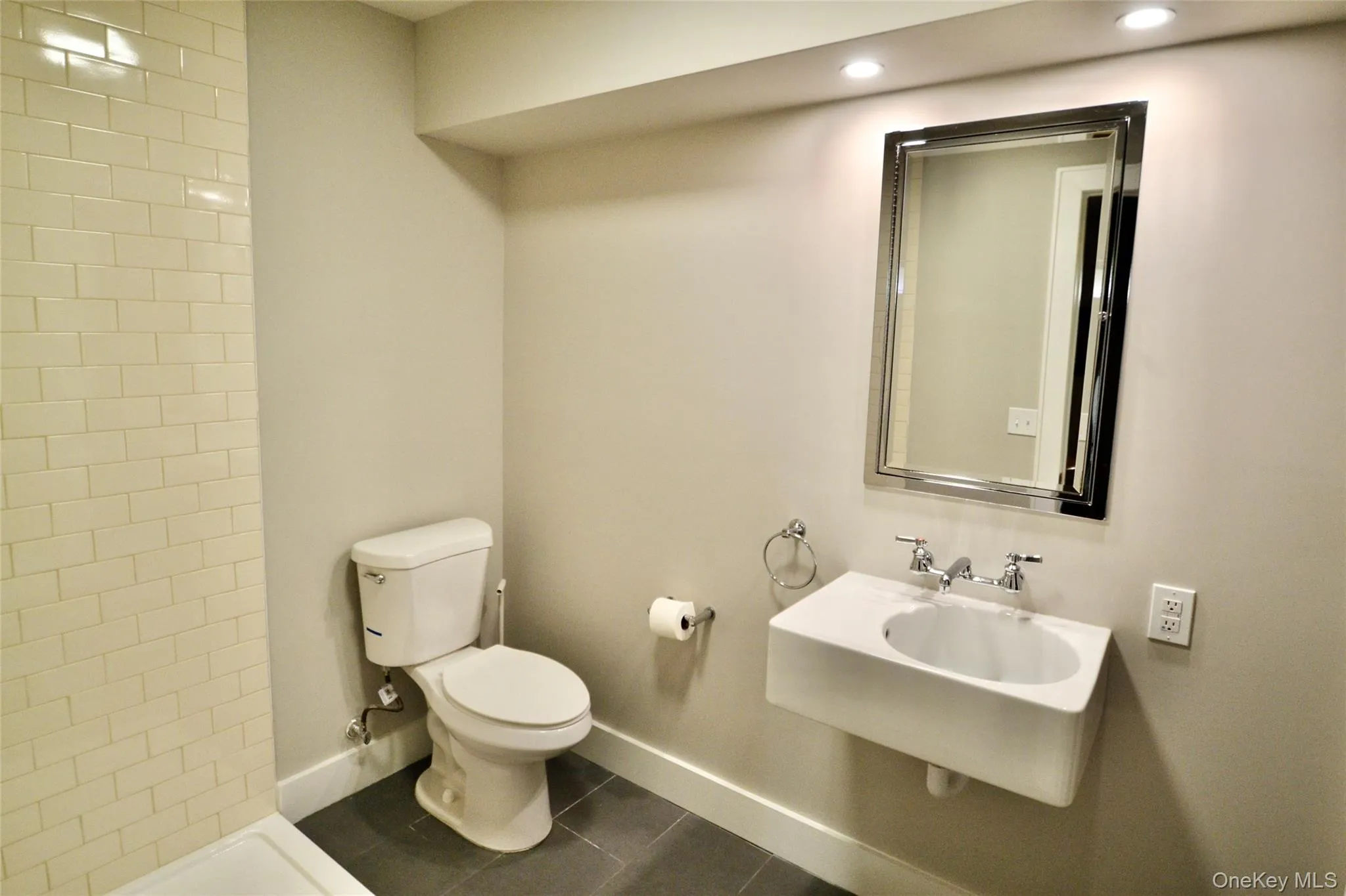 15 Green Hedges Lane, Orangetown, NY, 4 Bedrooms Bedrooms, 10 Rooms Rooms,3 BathroomsBathrooms,Residential,For Rent,Green Hedges,0,1028163 15 Green Hedges Lane, Orangetown, NY, 4 Bedrooms Bedrooms, 10 Rooms Rooms,3 BathroomsBathrooms,Residential,For Rent,Green Hedges,0,1028163