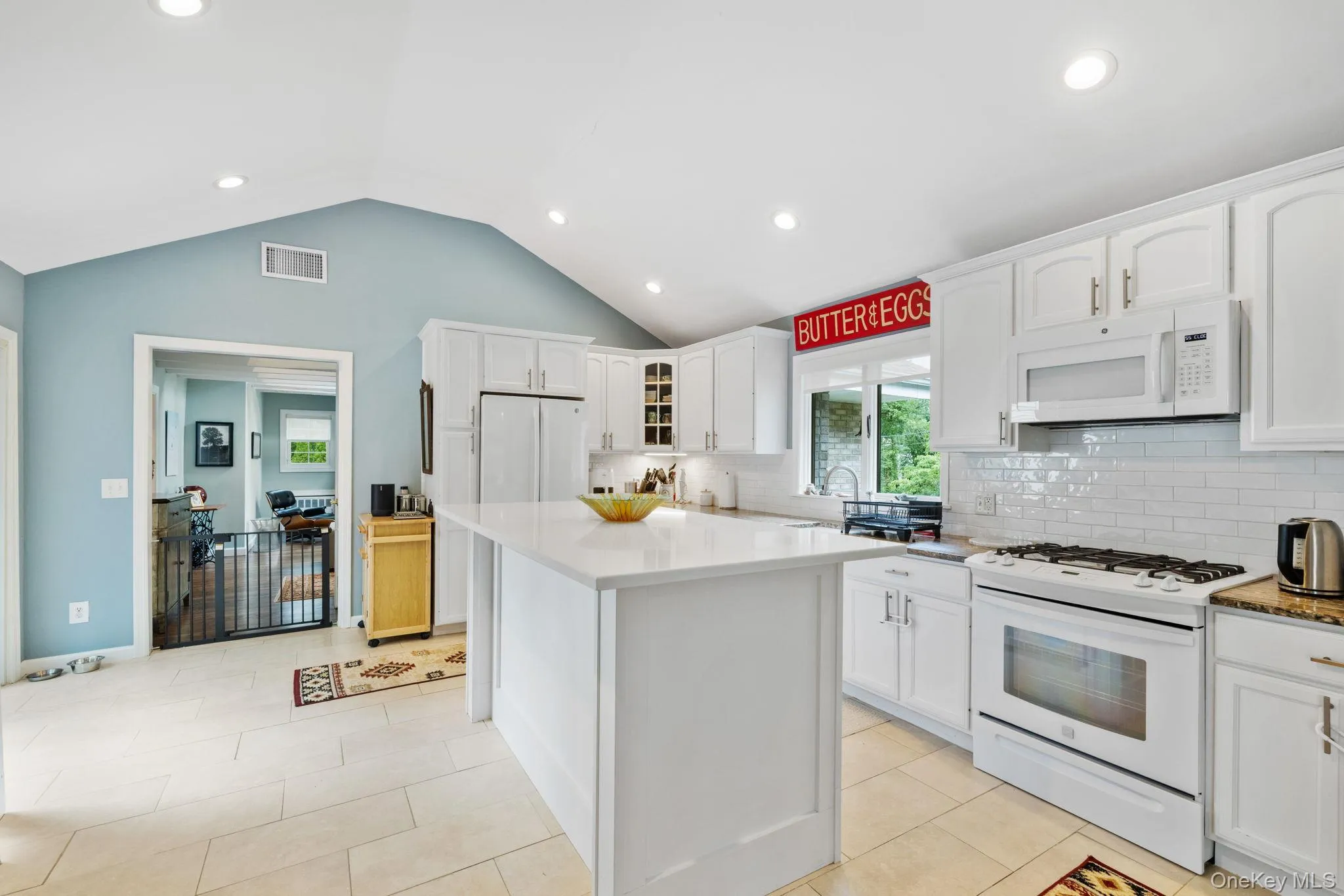 15 Green Hedges Lane, Orangetown, NY, 4 Bedrooms Bedrooms, 10 Rooms Rooms,3 BathroomsBathrooms,Residential,For Rent,Green Hedges,0,1028163 15 Green Hedges Lane, Orangetown, NY, 4 Bedrooms Bedrooms, 10 Rooms Rooms,3 BathroomsBathrooms,Residential,For Rent,Green Hedges,0,1028163