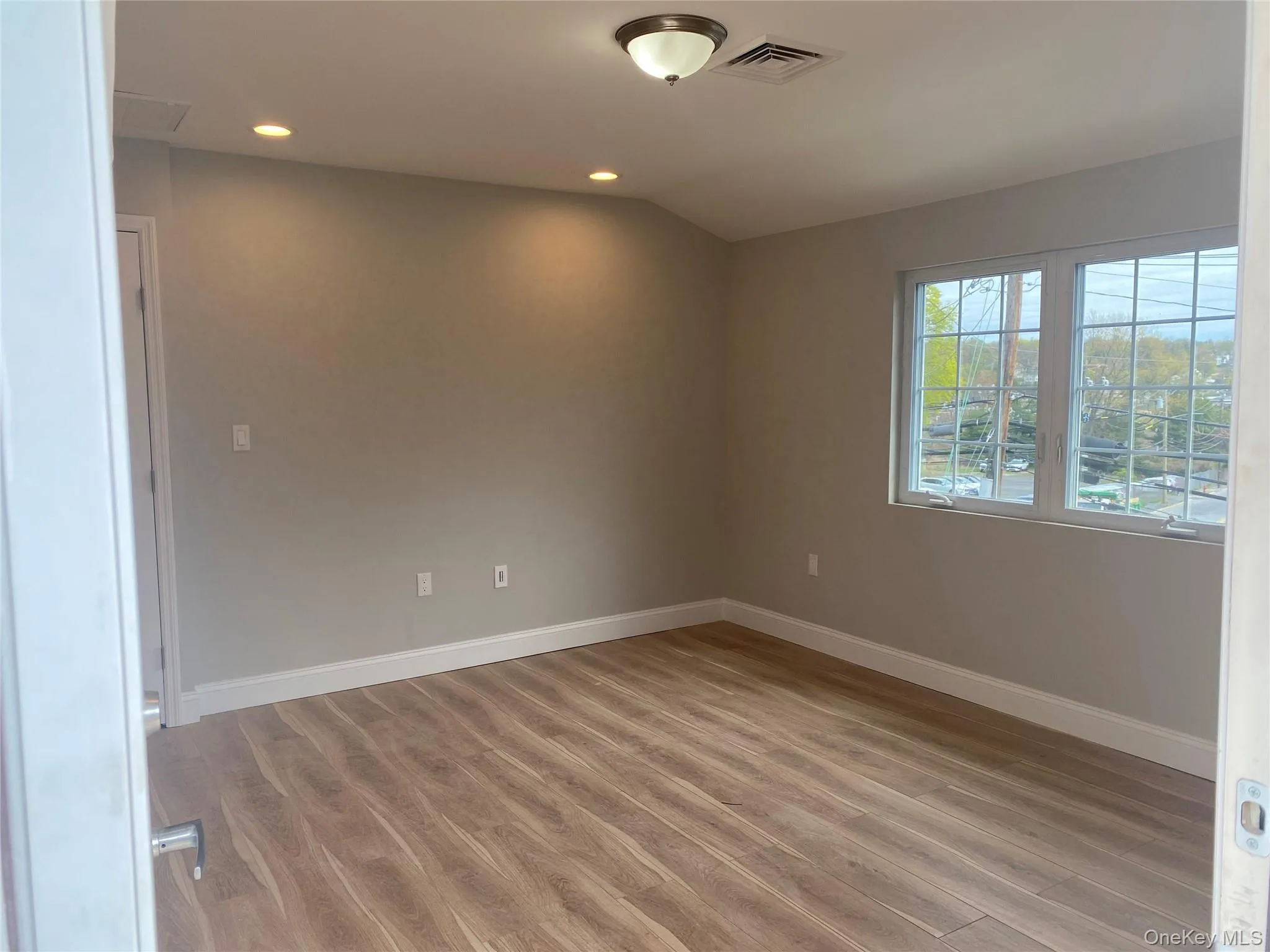 10 The Place, Oyster Bay, NY, 3 Bedrooms Bedrooms, 6 Rooms Rooms,1 BathroomBathrooms,Residential Lease,For Rent,The Place,0,1028169 10 The Place, Oyster Bay, NY, 3 Bedrooms Bedrooms, 6 Rooms Rooms,1 BathroomBathrooms,Residential Lease,For Rent,The Place,0,1028169