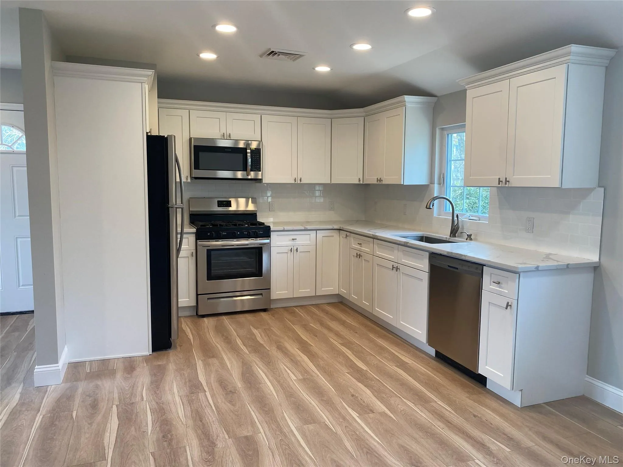 10 The Place, Oyster Bay, NY, 3 Bedrooms Bedrooms, 6 Rooms Rooms,1 BathroomBathrooms,Residential Lease,For Rent,The Place,0,1028169 10 The Place, Oyster Bay, NY, 3 Bedrooms Bedrooms, 6 Rooms Rooms,1 BathroomBathrooms,Residential Lease,For Rent,The Place,0,1028169