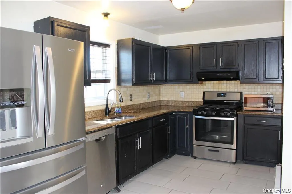 24 Wood Street, Poughkeepsie (town), NY, 3 Bedroom Bedrooms, 9 Room Rooms,2 BathroomBathrooms,Residential Lease,For Rent,Wood,0,1028172 24 Wood Street, Poughkeepsie (town), NY, 3 Bedroom Bedrooms, 9 Room Rooms,2 BathroomBathrooms,Residential Lease,For Rent,Wood,0,1028172