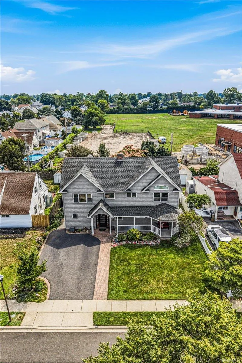 63 Kingfisher Road, Hempstead, NY, 4 Bedrooms Bedrooms, 11 Rooms Rooms,2 BathroomsBathrooms,Residential,For Rent,Kingfisher,0,1028173 63 Kingfisher Road, Hempstead, NY, 4 Bedrooms Bedrooms, 11 Rooms Rooms,2 BathroomsBathrooms,Residential,For Rent,Kingfisher,0,1028173