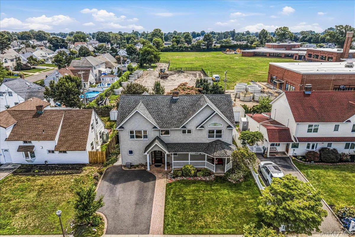 63 Kingfisher Road, Hempstead, NY, 4 Bedrooms Bedrooms, 11 Rooms Rooms,2 BathroomsBathrooms,Residential,For Rent,Kingfisher,0,1028173 63 Kingfisher Road, Hempstead, NY, 4 Bedrooms Bedrooms, 11 Rooms Rooms,2 BathroomsBathrooms,Residential,For Rent,Kingfisher,0,1028173