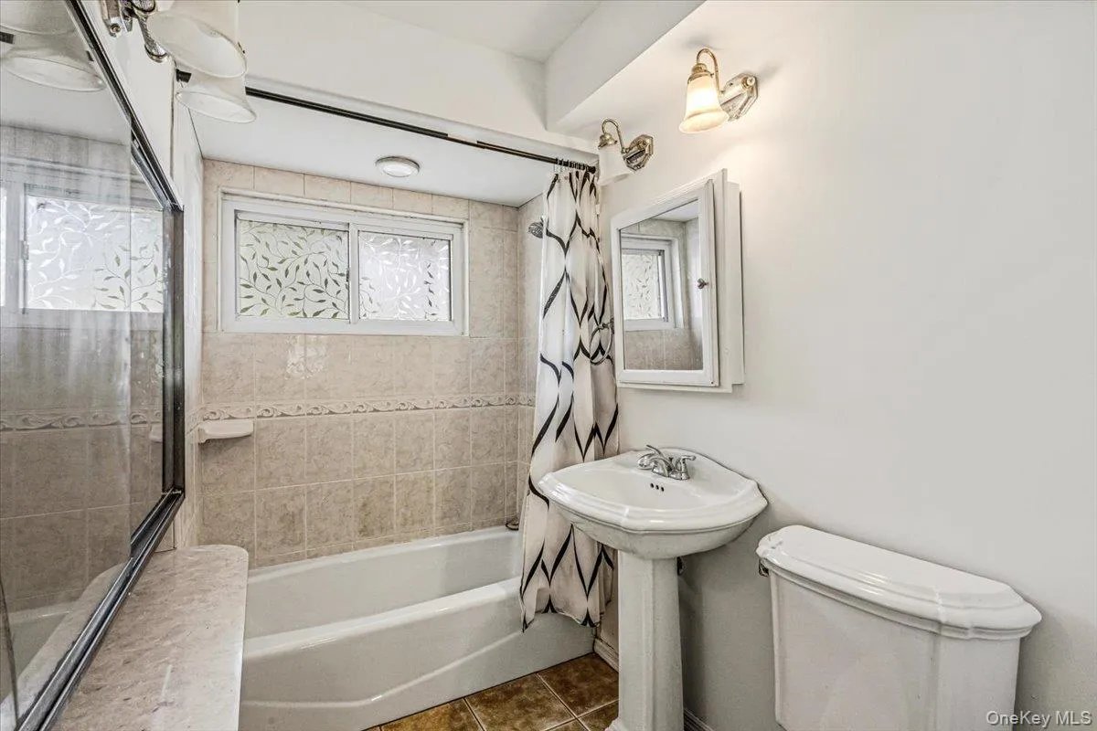 63 Kingfisher Road, Hempstead, NY, 4 Bedrooms Bedrooms, 11 Rooms Rooms,2 BathroomsBathrooms,Residential,For Rent,Kingfisher,0,1028173 63 Kingfisher Road, Hempstead, NY, 4 Bedrooms Bedrooms, 11 Rooms Rooms,2 BathroomsBathrooms,Residential,For Rent,Kingfisher,0,1028173