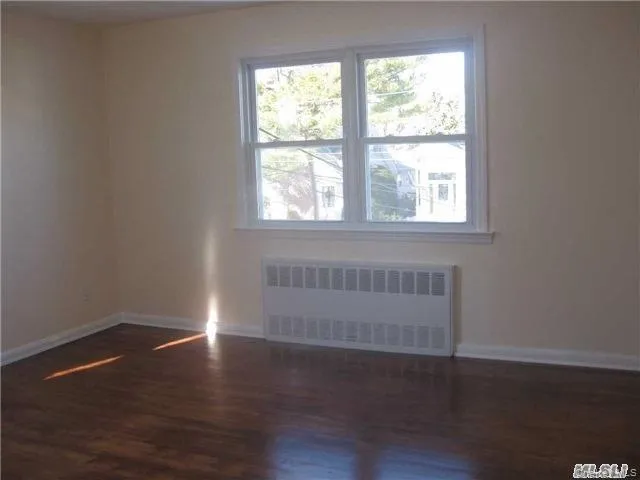 178 Walnut Street, Hempstead, NY, 2 Bedrooms Bedrooms, 5 Rooms Rooms,1 BathroomBathrooms,Residential Lease,For Rent,Walnut,0,1028174 178 Walnut Street, Hempstead, NY, 2 Bedrooms Bedrooms, 5 Rooms Rooms,1 BathroomBathrooms,Residential Lease,For Rent,Walnut,0,1028174