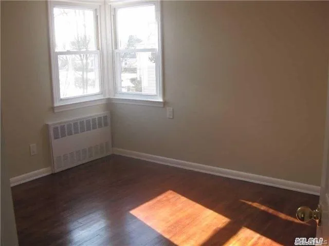 178 Walnut Street, Hempstead, NY, 2 Bedrooms Bedrooms, 5 Rooms Rooms,1 BathroomBathrooms,Residential Lease,For Rent,Walnut,0,1028174 178 Walnut Street, Hempstead, NY, 2 Bedrooms Bedrooms, 5 Rooms Rooms,1 BathroomBathrooms,Residential Lease,For Rent,Walnut,0,1028174