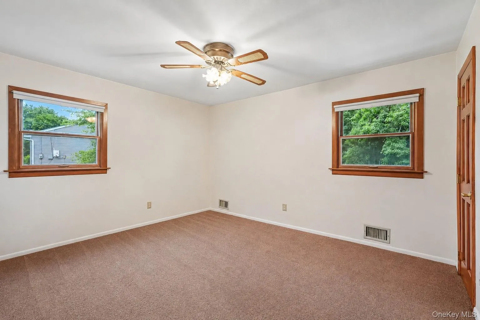 8 Victoria Drive, Clarkstown, NY, 4 Bedrooms Bedrooms, 8 Rooms Rooms,2 BathroomsBathrooms,Residential,For Rent,Victoria,0,1028175 8 Victoria Drive, Clarkstown, NY, 4 Bedrooms Bedrooms, 8 Rooms Rooms,2 BathroomsBathrooms,Residential,For Rent,Victoria,0,1028175