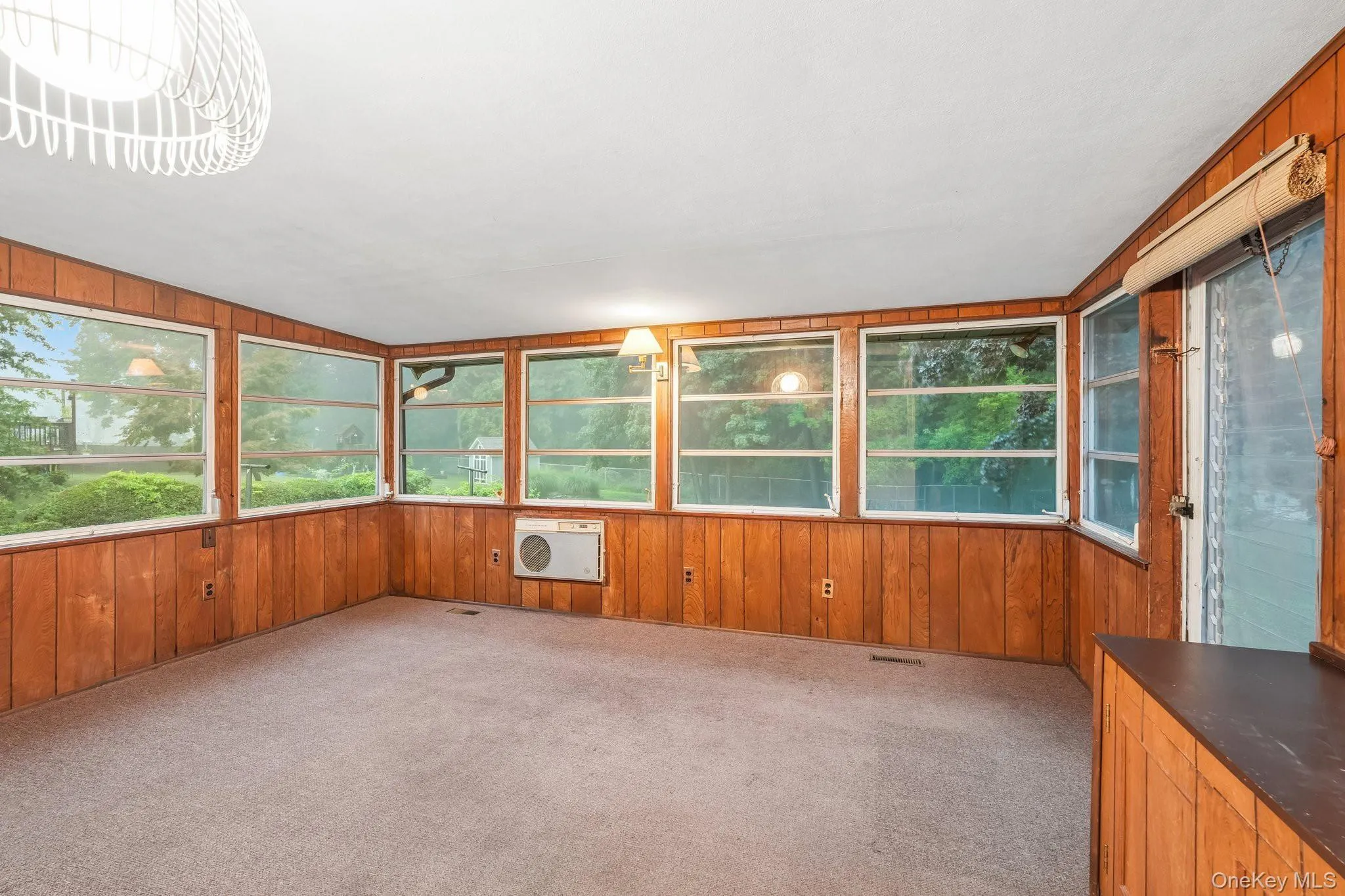 Enclosed porch has 2 separate access points to bac yard Enclosed porch has 2 separate access points to bac yard