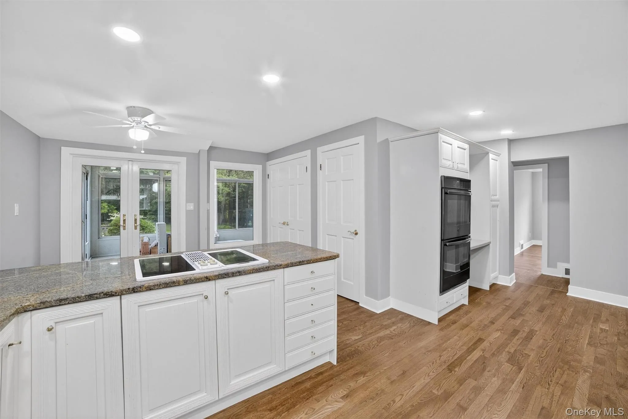 Eat-in Kitchen with door out to Screened-in Porch Eat-in Kitchen with door out to Screened-in Porch