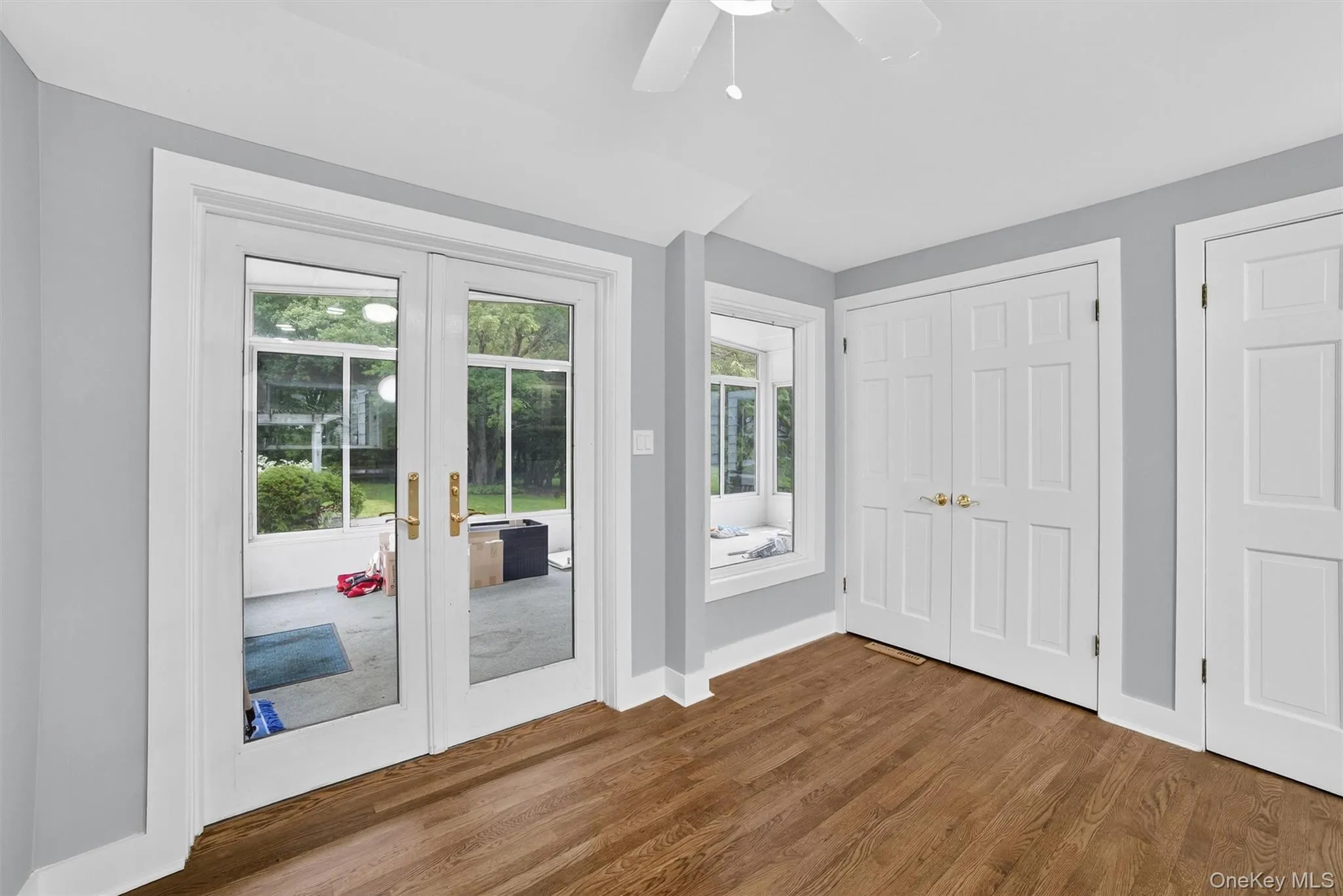 Eat-in Kitchen with door out to Screened-in Porch Eat-in Kitchen with door out to Screened-in Porch