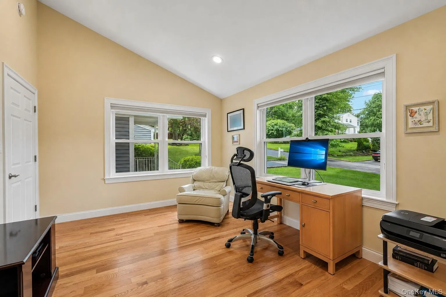 3 Stephen Court, Clarkstown, NY, 4 Bedrooms Bedrooms, 9 Rooms Rooms,3 BathroomsBathrooms,Residential,For Rent,Stephen,0,1028182 3 Stephen Court, Clarkstown, NY, 4 Bedrooms Bedrooms, 9 Rooms Rooms,3 BathroomsBathrooms,Residential,For Rent,Stephen,0,1028182