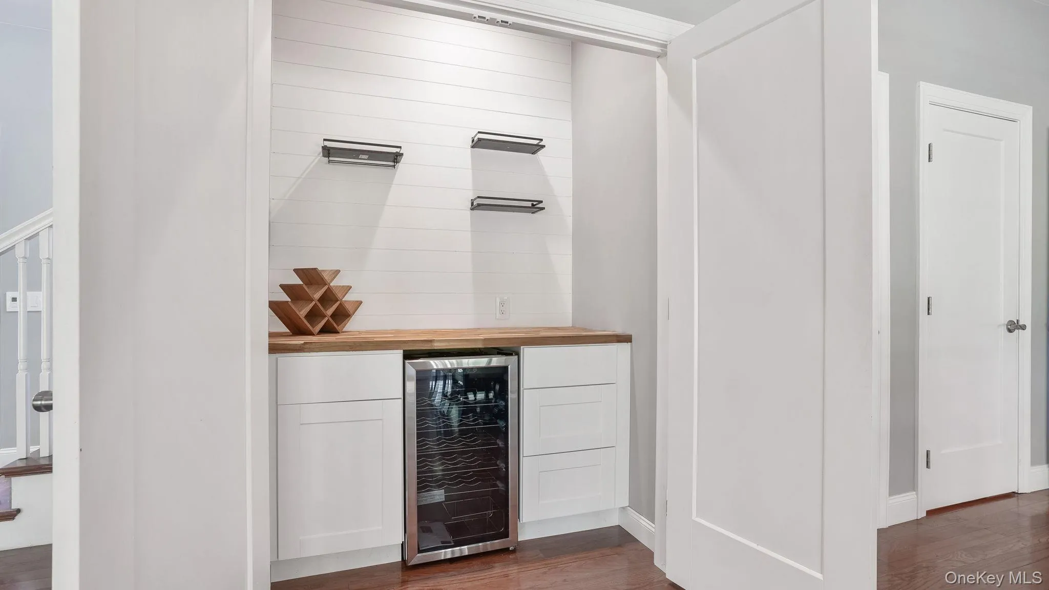 Beverage center Beverage center