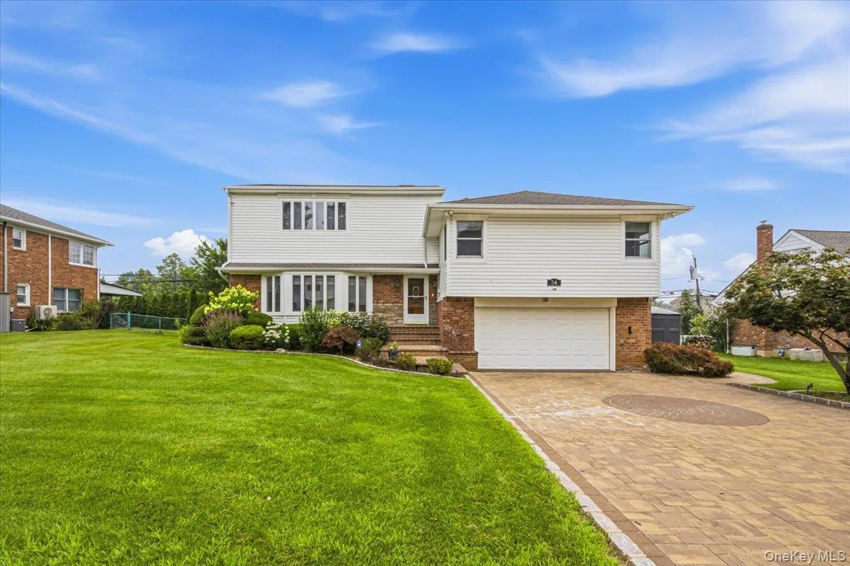 34 Duke Drive, North Hempstead, NY, 5 Bedrooms Bedrooms, 10 Rooms Rooms,4 BathroomsBathrooms,Residential,For Rent,Duke,0,1028193 34 Duke Drive, North Hempstead, NY, 5 Bedrooms Bedrooms, 10 Rooms Rooms,4 BathroomsBathrooms,Residential,For Rent,Duke,0,1028193