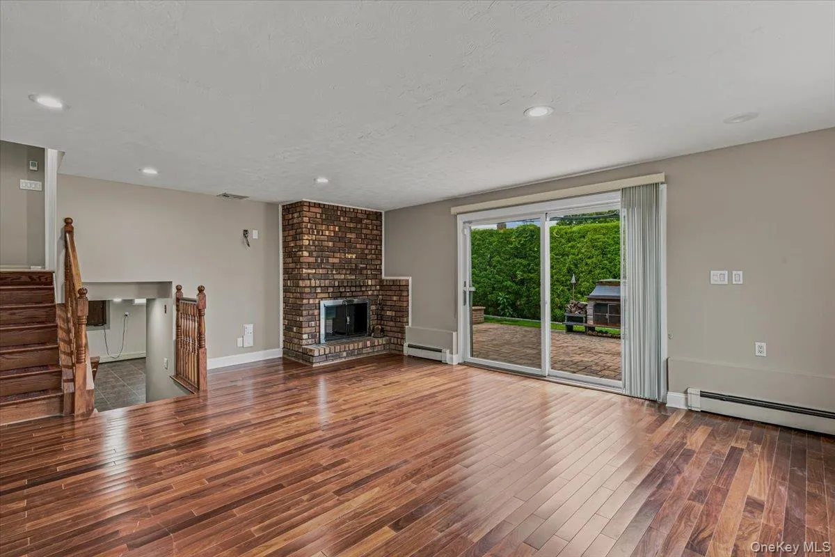 34 Duke Drive, North Hempstead, NY, 5 Bedrooms Bedrooms, 10 Rooms Rooms,4 BathroomsBathrooms,Residential,For Rent,Duke,0,1028193 34 Duke Drive, North Hempstead, NY, 5 Bedrooms Bedrooms, 10 Rooms Rooms,4 BathroomsBathrooms,Residential,For Rent,Duke,0,1028193