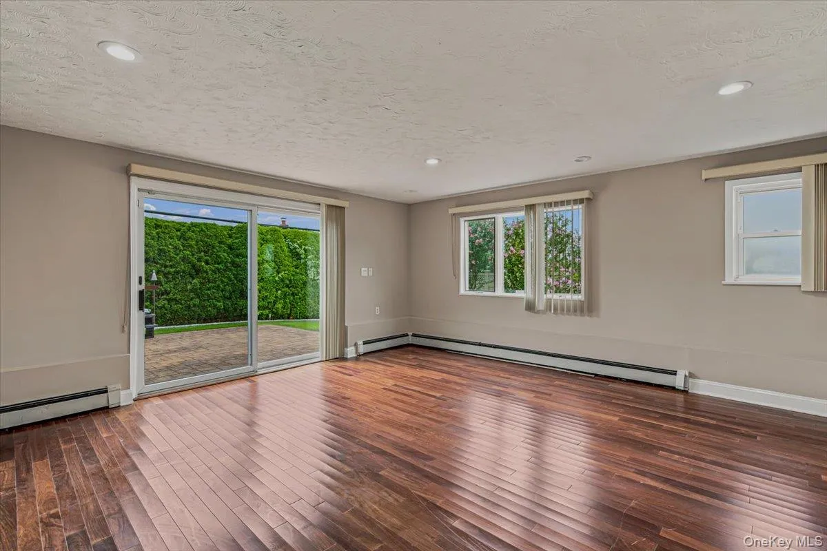 34 Duke Drive, North Hempstead, NY, 5 Bedrooms Bedrooms, 10 Rooms Rooms,4 BathroomsBathrooms,Residential,For Rent,Duke,0,1028193 34 Duke Drive, North Hempstead, NY, 5 Bedrooms Bedrooms, 10 Rooms Rooms,4 BathroomsBathrooms,Residential,For Rent,Duke,0,1028193
