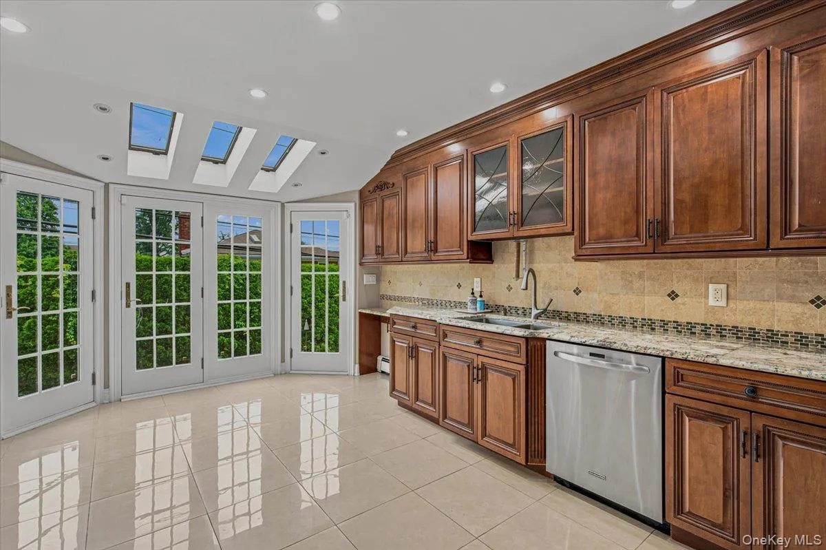 34 Duke Drive, North Hempstead, NY, 5 Bedrooms Bedrooms, 10 Rooms Rooms,4 BathroomsBathrooms,Residential,For Rent,Duke,0,1028193 34 Duke Drive, North Hempstead, NY, 5 Bedrooms Bedrooms, 10 Rooms Rooms,4 BathroomsBathrooms,Residential,For Rent,Duke,0,1028193
