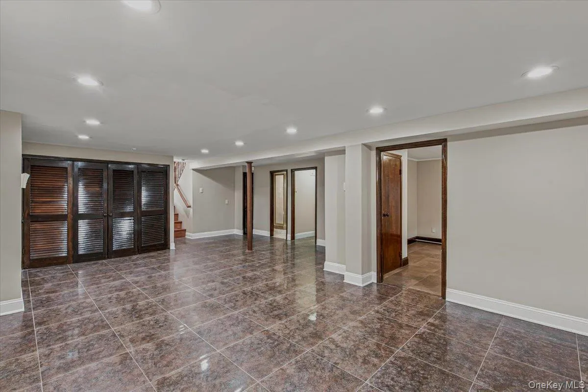 34 Duke Drive, North Hempstead, NY, 5 Bedrooms Bedrooms, 10 Rooms Rooms,4 BathroomsBathrooms,Residential,For Rent,Duke,0,1028193 34 Duke Drive, North Hempstead, NY, 5 Bedrooms Bedrooms, 10 Rooms Rooms,4 BathroomsBathrooms,Residential,For Rent,Duke,0,1028193