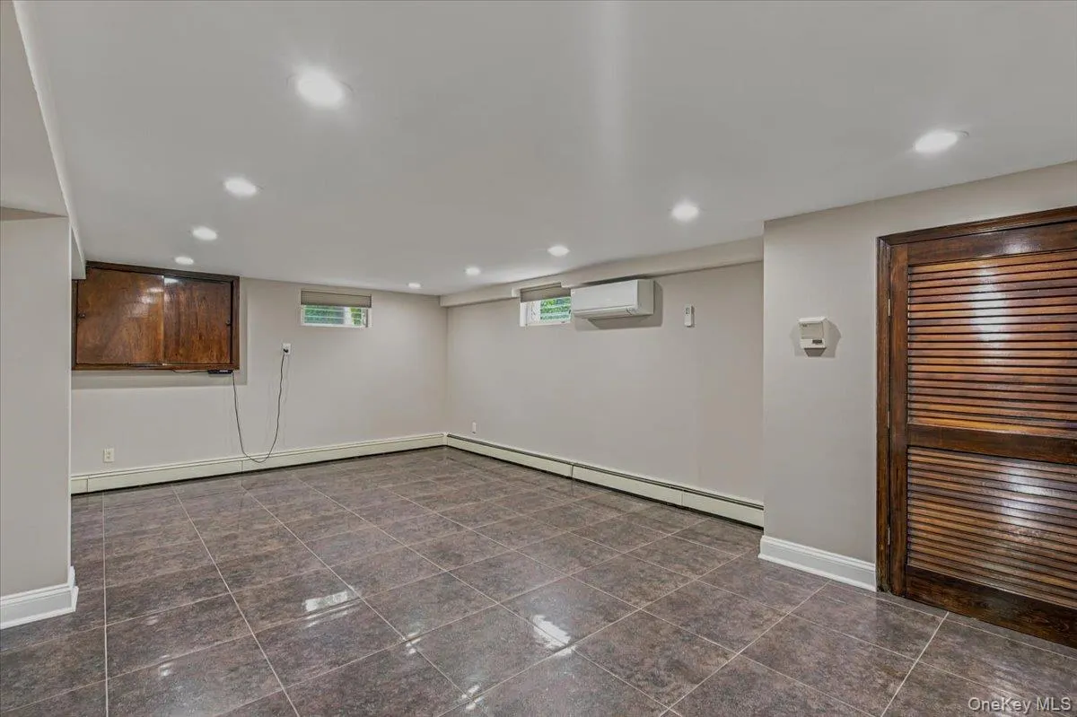 34 Duke Drive, North Hempstead, NY, 5 Bedrooms Bedrooms, 10 Rooms Rooms,4 BathroomsBathrooms,Residential,For Rent,Duke,0,1028193 34 Duke Drive, North Hempstead, NY, 5 Bedrooms Bedrooms, 10 Rooms Rooms,4 BathroomsBathrooms,Residential,For Rent,Duke,0,1028193