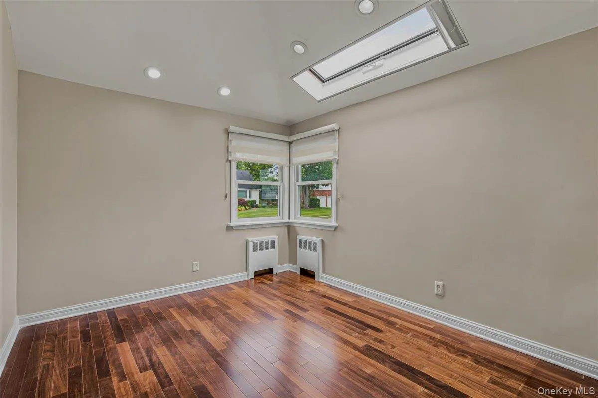 34 Duke Drive, North Hempstead, NY, 5 Bedrooms Bedrooms, 10 Rooms Rooms,4 BathroomsBathrooms,Residential,For Rent,Duke,0,1028193 34 Duke Drive, North Hempstead, NY, 5 Bedrooms Bedrooms, 10 Rooms Rooms,4 BathroomsBathrooms,Residential,For Rent,Duke,0,1028193