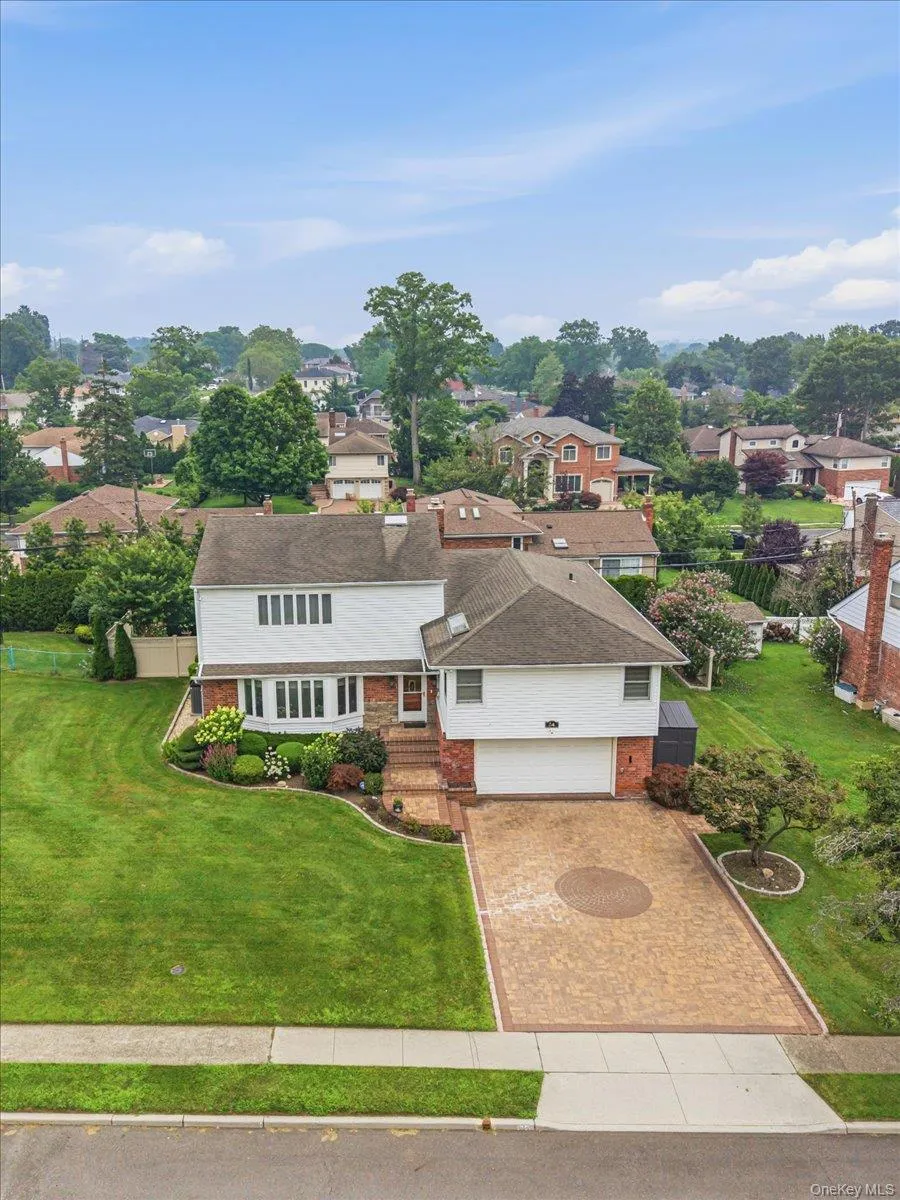 34 Duke Drive, North Hempstead, NY, 5 Bedrooms Bedrooms, 10 Rooms Rooms,4 BathroomsBathrooms,Residential,For Rent,Duke,0,1028193 34 Duke Drive, North Hempstead, NY, 5 Bedrooms Bedrooms, 10 Rooms Rooms,4 BathroomsBathrooms,Residential,For Rent,Duke,0,1028193