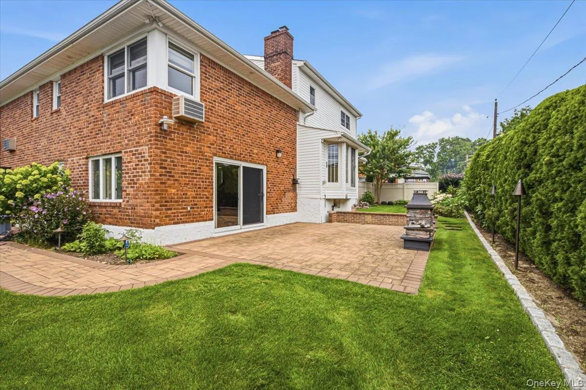 34 Duke Drive, North Hempstead, NY, 5 Bedrooms Bedrooms, 10 Rooms Rooms,4 BathroomsBathrooms,Residential,For Rent,Duke,0,1028193 34 Duke Drive, North Hempstead, NY, 5 Bedrooms Bedrooms, 10 Rooms Rooms,4 BathroomsBathrooms,Residential,For Rent,Duke,0,1028193