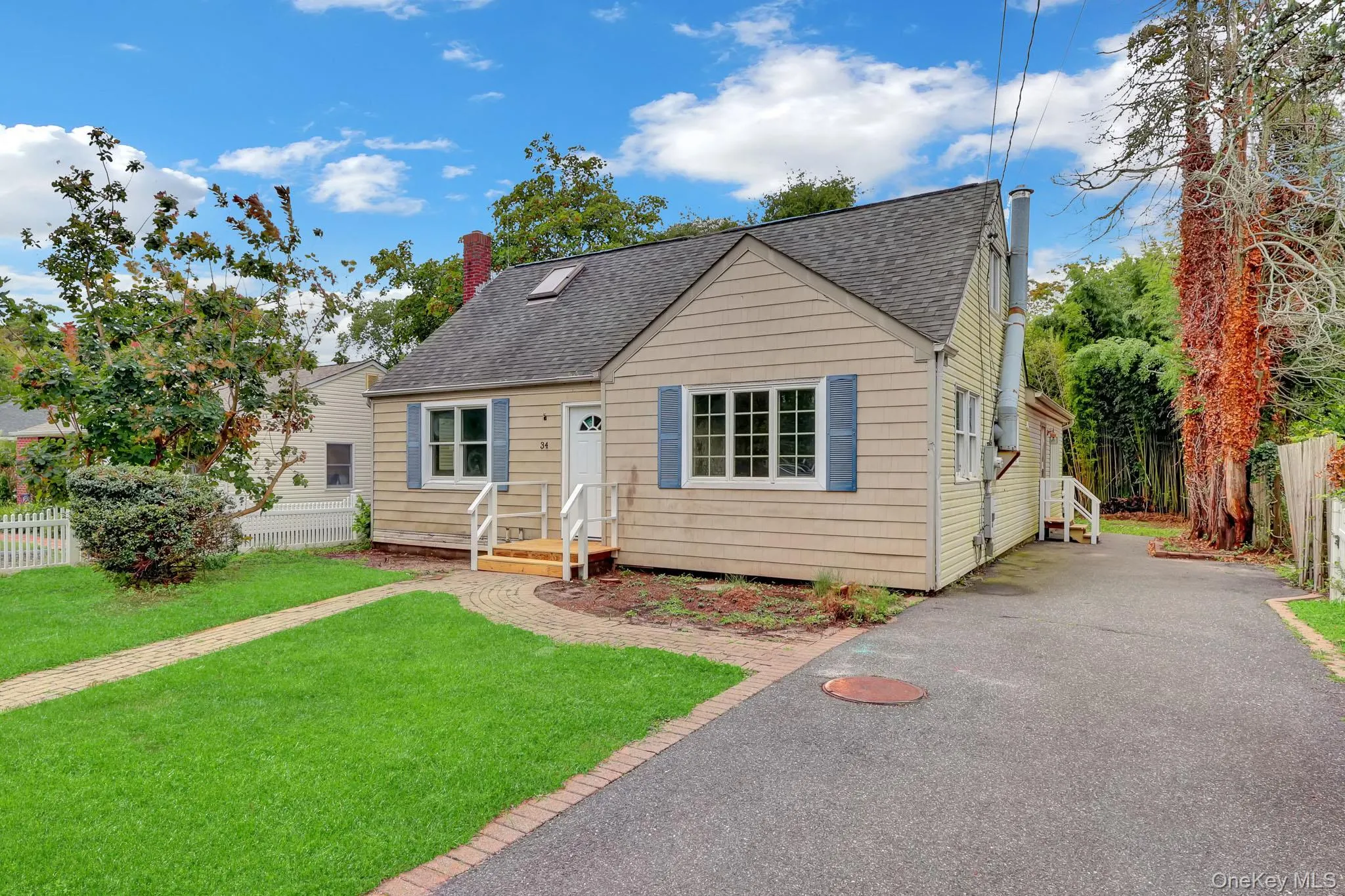 34 Thorburn Avenue, Brookhaven, NY, 5 Bedrooms Bedrooms, 9 Rooms Rooms,2 BathroomsBathrooms,Residential,For Rent,Thorburn,0,1028196 34 Thorburn Avenue, Brookhaven, NY, 5 Bedrooms Bedrooms, 9 Rooms Rooms,2 BathroomsBathrooms,Residential,For Rent,Thorburn,0,1028196