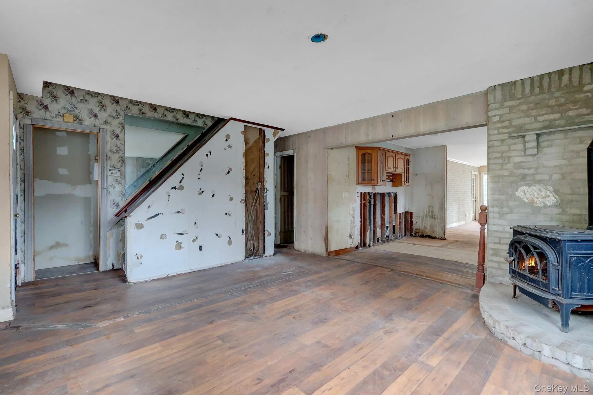 34 Thorburn Avenue, Brookhaven, NY, 5 Bedrooms Bedrooms, 9 Rooms Rooms,2 BathroomsBathrooms,Residential,For Rent,Thorburn,0,1028196 34 Thorburn Avenue, Brookhaven, NY, 5 Bedrooms Bedrooms, 9 Rooms Rooms,2 BathroomsBathrooms,Residential,For Rent,Thorburn,0,1028196