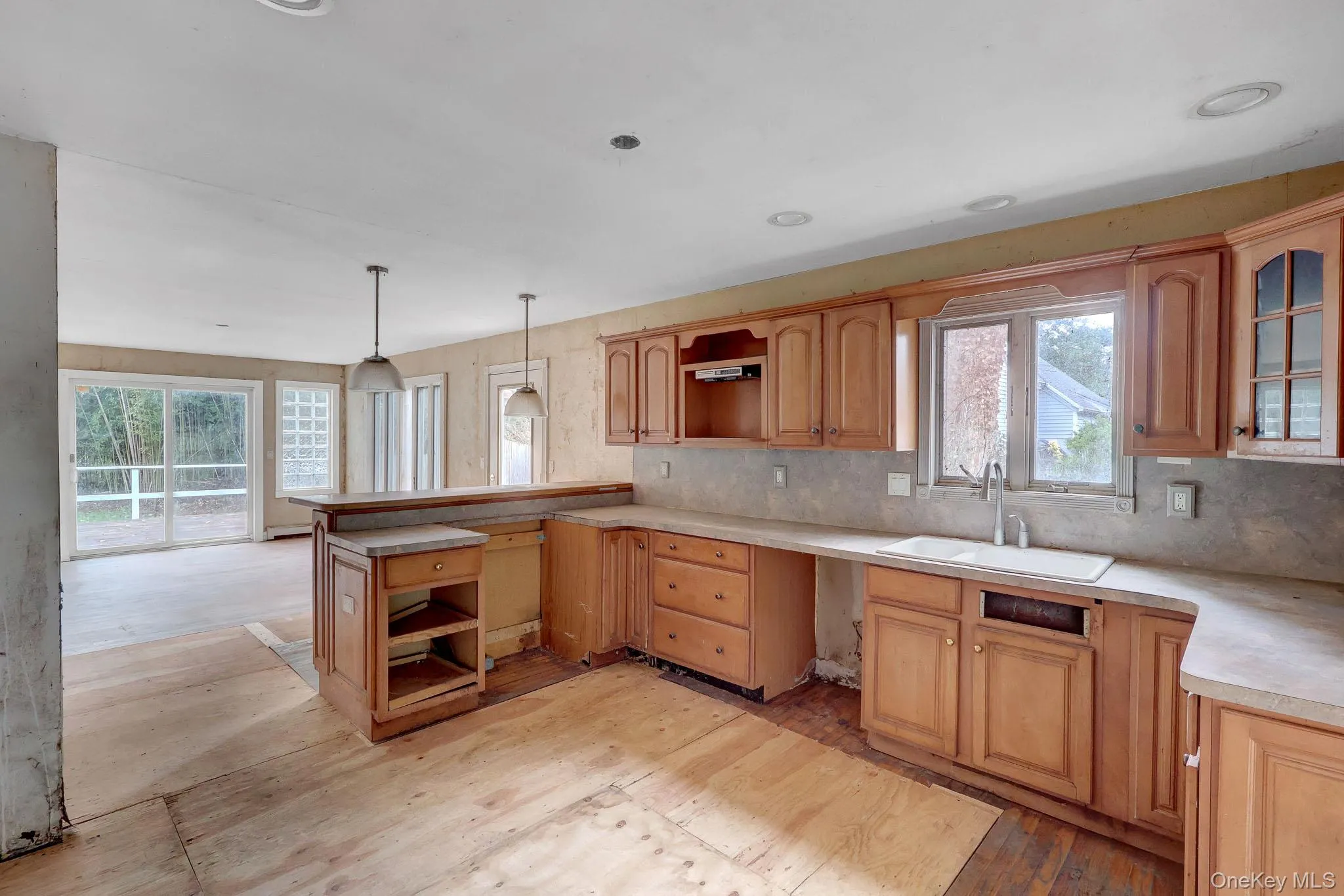 34 Thorburn Avenue, Brookhaven, NY, 5 Bedrooms Bedrooms, 9 Rooms Rooms,2 BathroomsBathrooms,Residential,For Rent,Thorburn,0,1028196 34 Thorburn Avenue, Brookhaven, NY, 5 Bedrooms Bedrooms, 9 Rooms Rooms,2 BathroomsBathrooms,Residential,For Rent,Thorburn,0,1028196