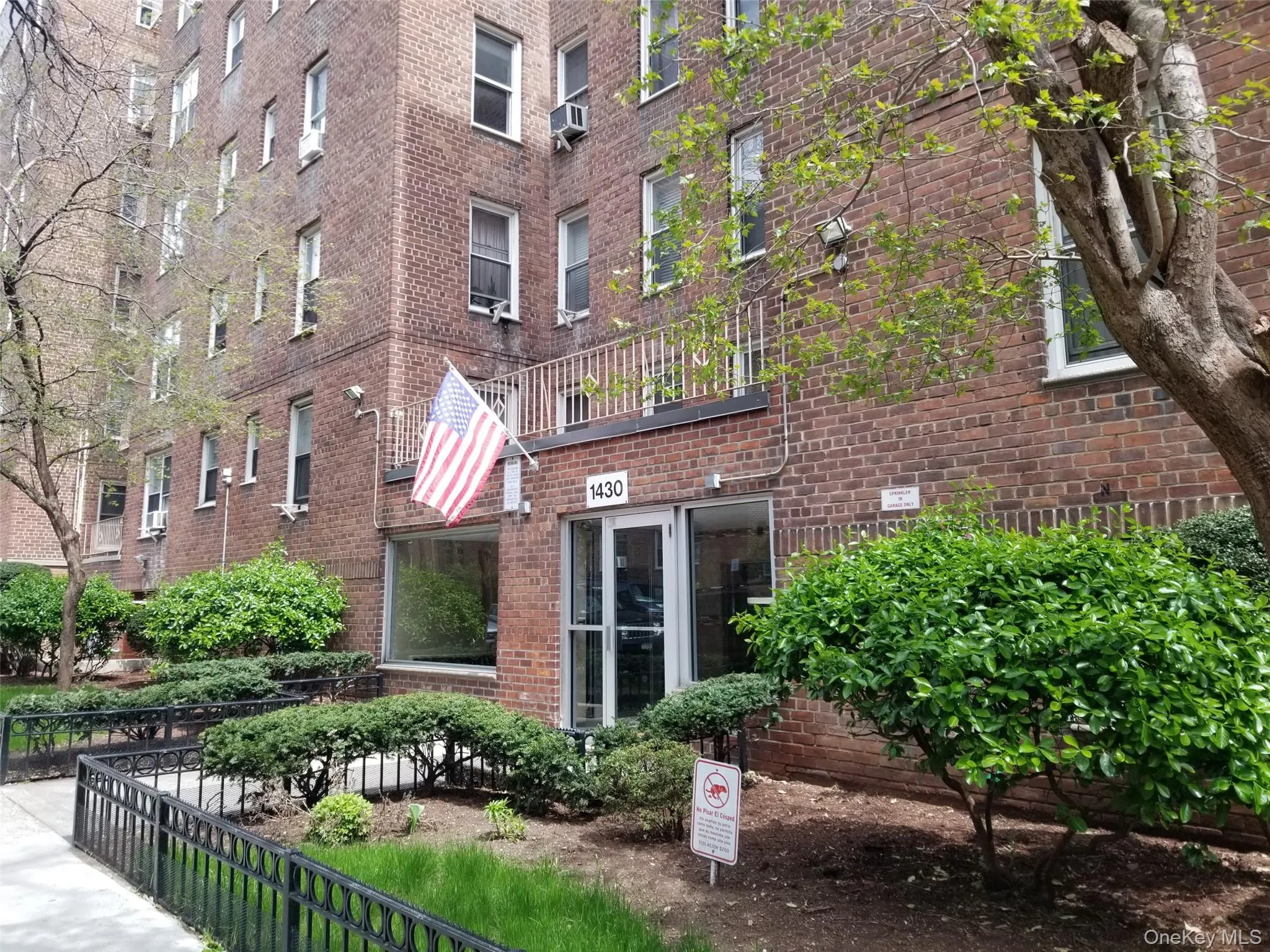 1475 Thieriot Avenue, New York, NY, 2 Bedrooms Bedrooms, 4 Rooms Rooms,1 BathroomBathrooms,Residential,For Rent,Thieriot,0,1028200 1475 Thieriot Avenue, New York, NY, 2 Bedrooms Bedrooms, 4 Rooms Rooms,1 BathroomBathrooms,Residential,For Rent,Thieriot,0,1028200