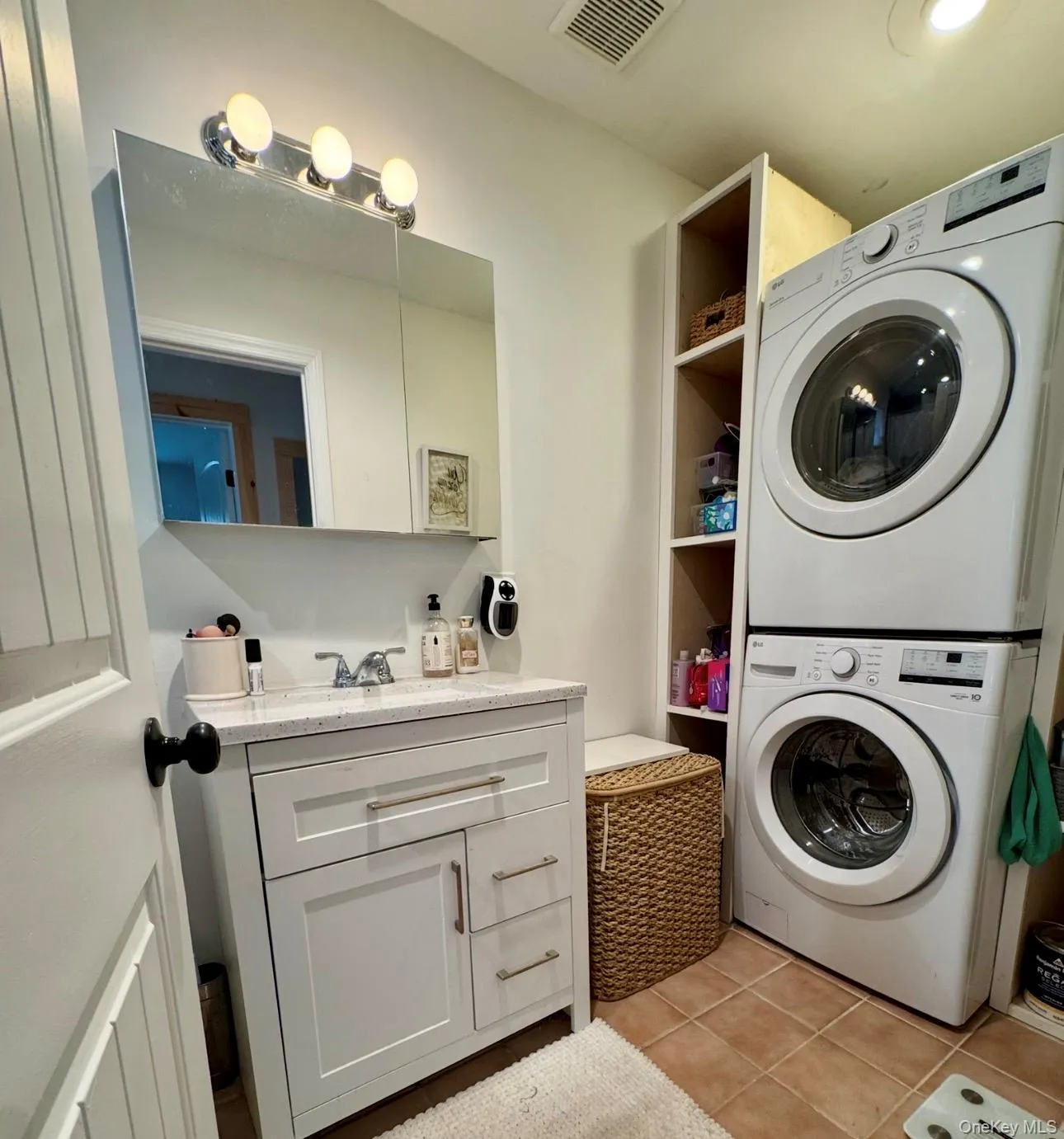 717 Walnut Street, Long Beach, NY, 3 Bedrooms Bedrooms, 6 Rooms Rooms,2 BathroomsBathrooms,Residential Lease,For Rent,Walnut,0,1028201 717 Walnut Street, Long Beach, NY, 3 Bedrooms Bedrooms, 6 Rooms Rooms,2 BathroomsBathrooms,Residential Lease,For Rent,Walnut,0,1028201