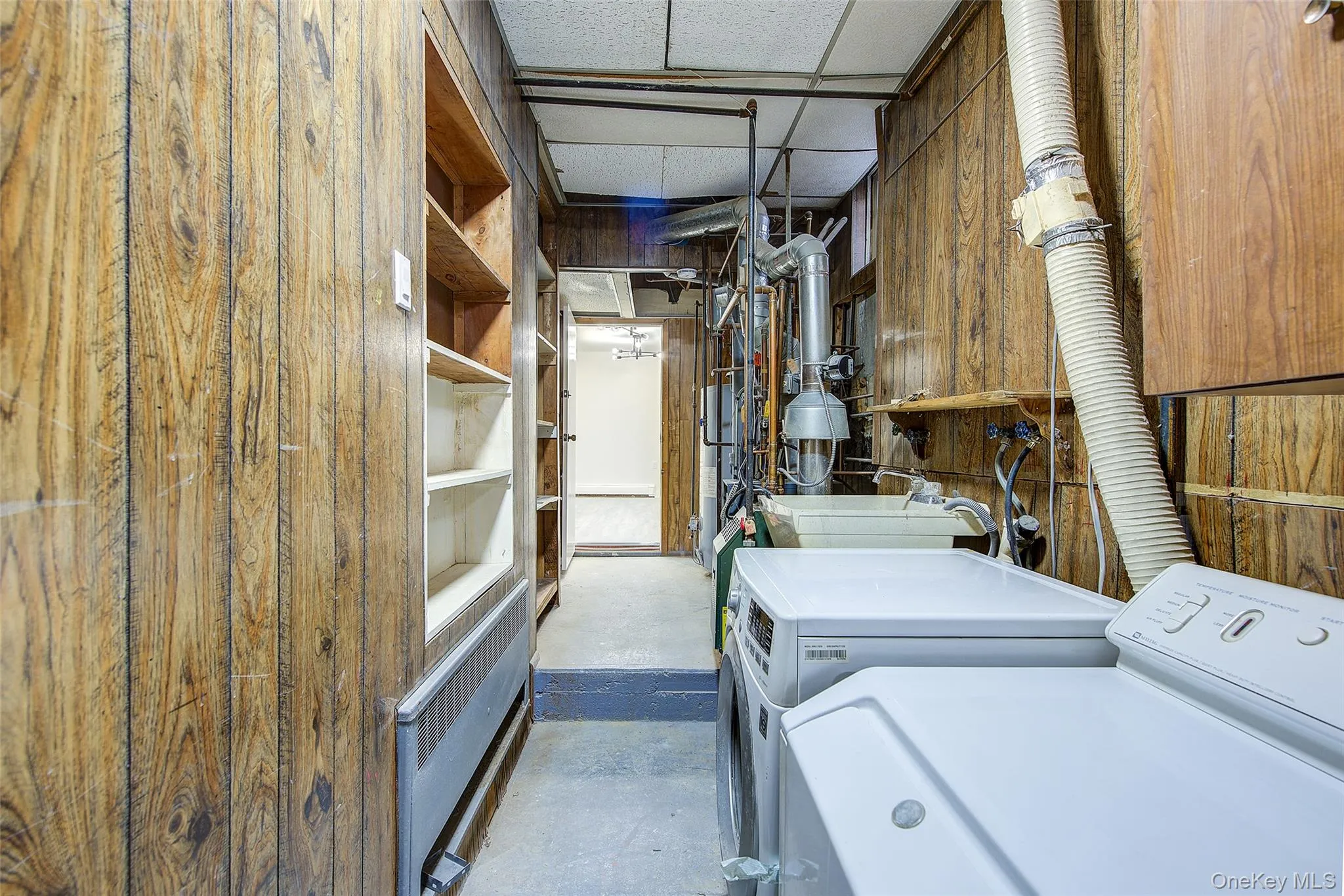 Laundry (Ground Level) Laundry (Ground Level)