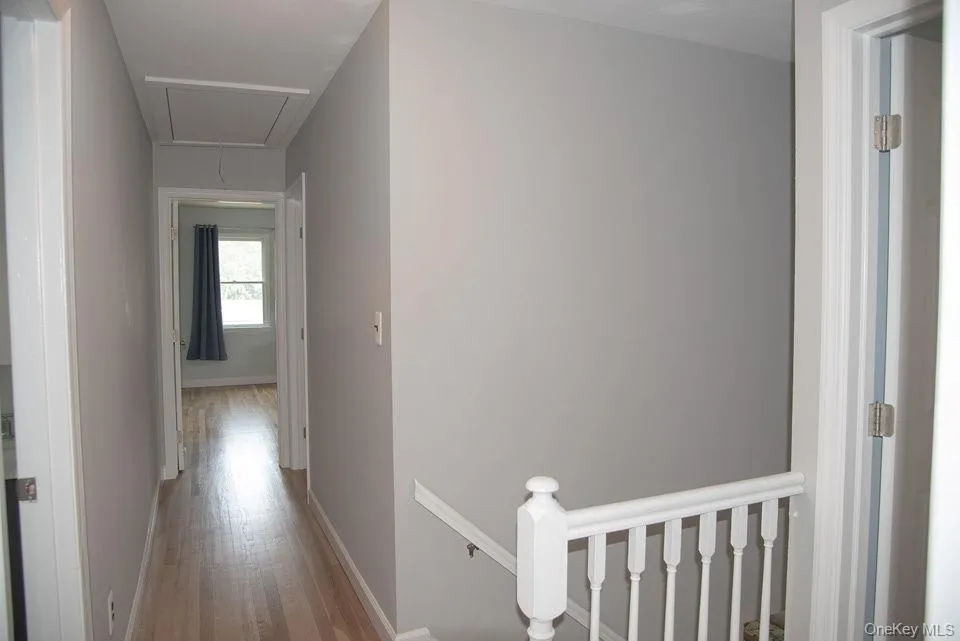Upstairs Hallway to bedrooms Upstairs Hallway to bedrooms