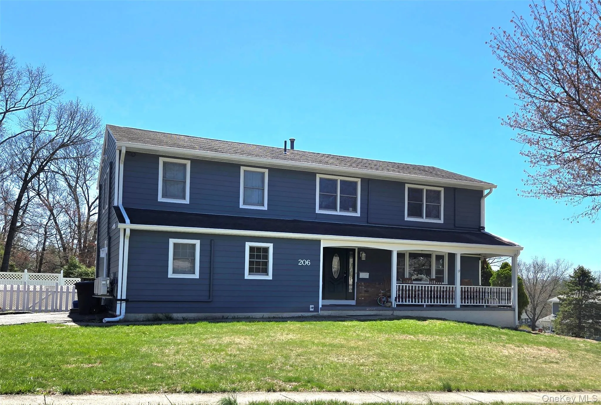 Main Residence w 4 BR and attached 1 BR apartment Main Residence w 4 BR and attached 1 BR apartment