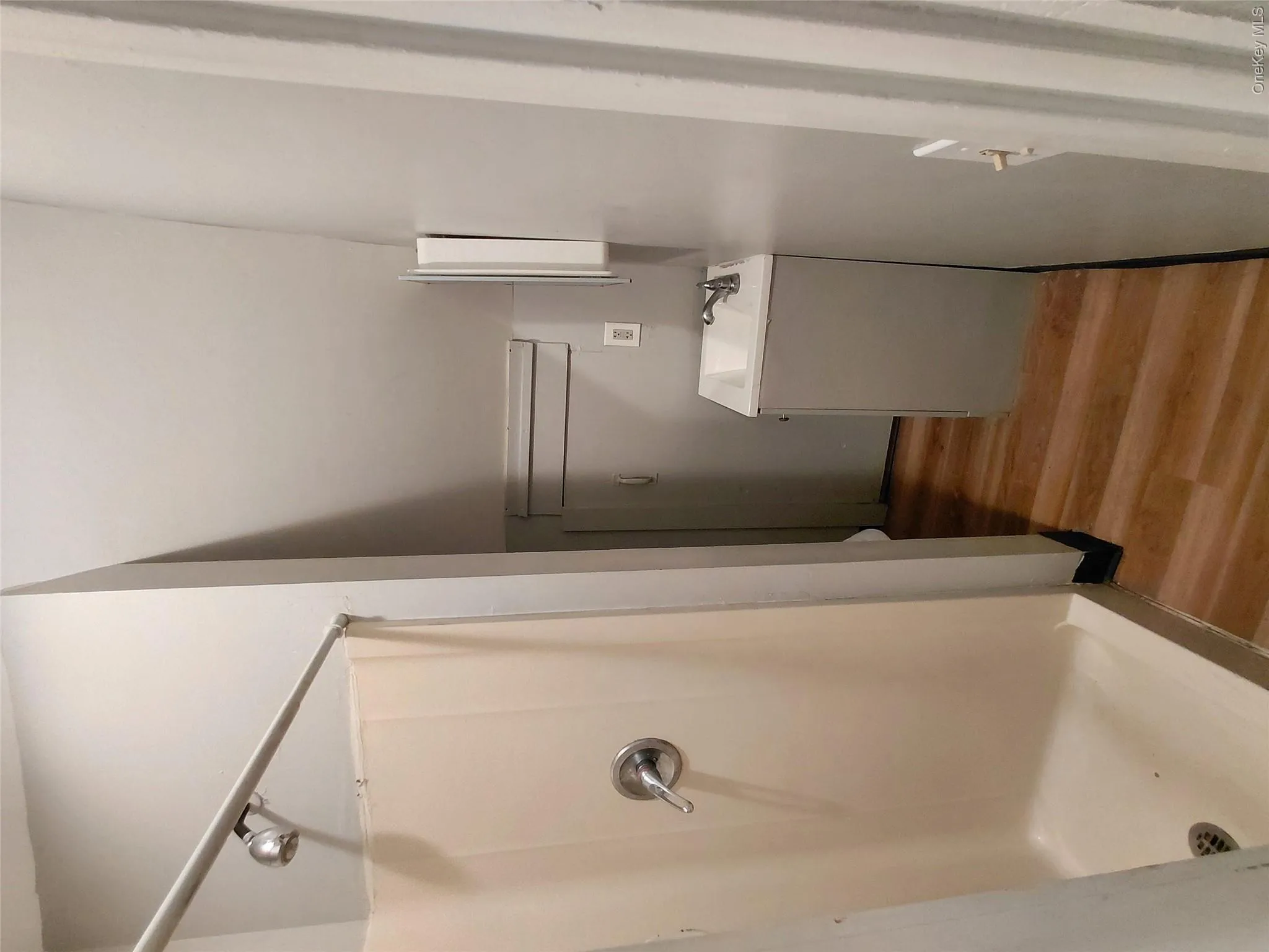 67A Greenkill Avenue, Kingston, NY, 1 Bedroom Bedrooms, 3 Rooms Rooms,1 BathroomBathrooms,Residential Lease,For Rent,Greenkill,0,1028208 67A Greenkill Avenue, Kingston, NY, 1 Bedroom Bedrooms, 3 Rooms Rooms,1 BathroomBathrooms,Residential Lease,For Rent,Greenkill,0,1028208