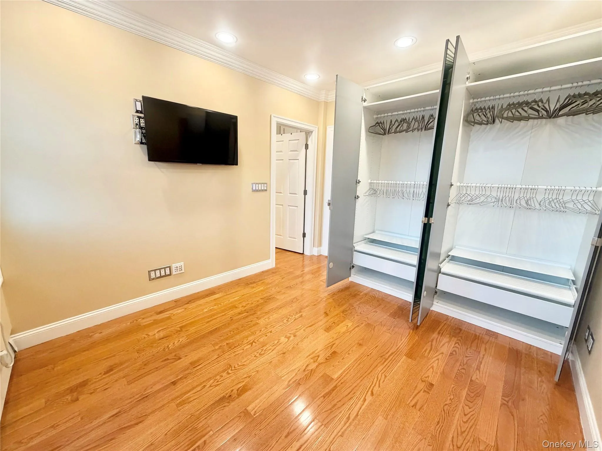 198 Jericho Turnpike, Hempstead, NY, 2 Bedrooms Bedrooms, 4 Rooms Rooms,1 BathroomBathrooms,Residential Lease,For Rent,Jericho,0,1028224 198 Jericho Turnpike, Hempstead, NY, 2 Bedrooms Bedrooms, 4 Rooms Rooms,1 BathroomBathrooms,Residential Lease,For Rent,Jericho,0,1028224
