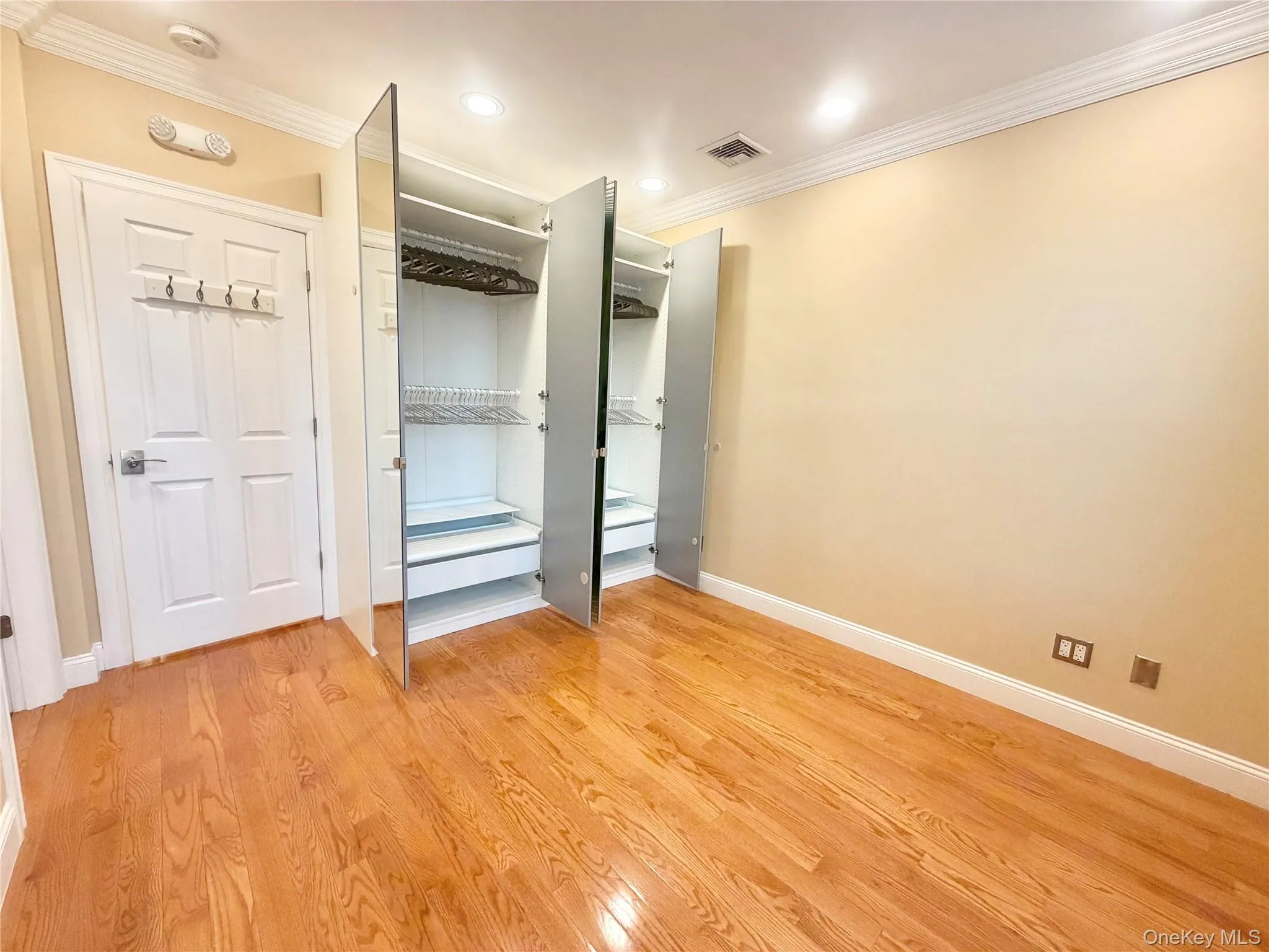 198 Jericho Turnpike, Hempstead, NY, 2 Bedrooms Bedrooms, 4 Rooms Rooms,1 BathroomBathrooms,Residential Lease,For Rent,Jericho,0,1028224 198 Jericho Turnpike, Hempstead, NY, 2 Bedrooms Bedrooms, 4 Rooms Rooms,1 BathroomBathrooms,Residential Lease,For Rent,Jericho,0,1028224