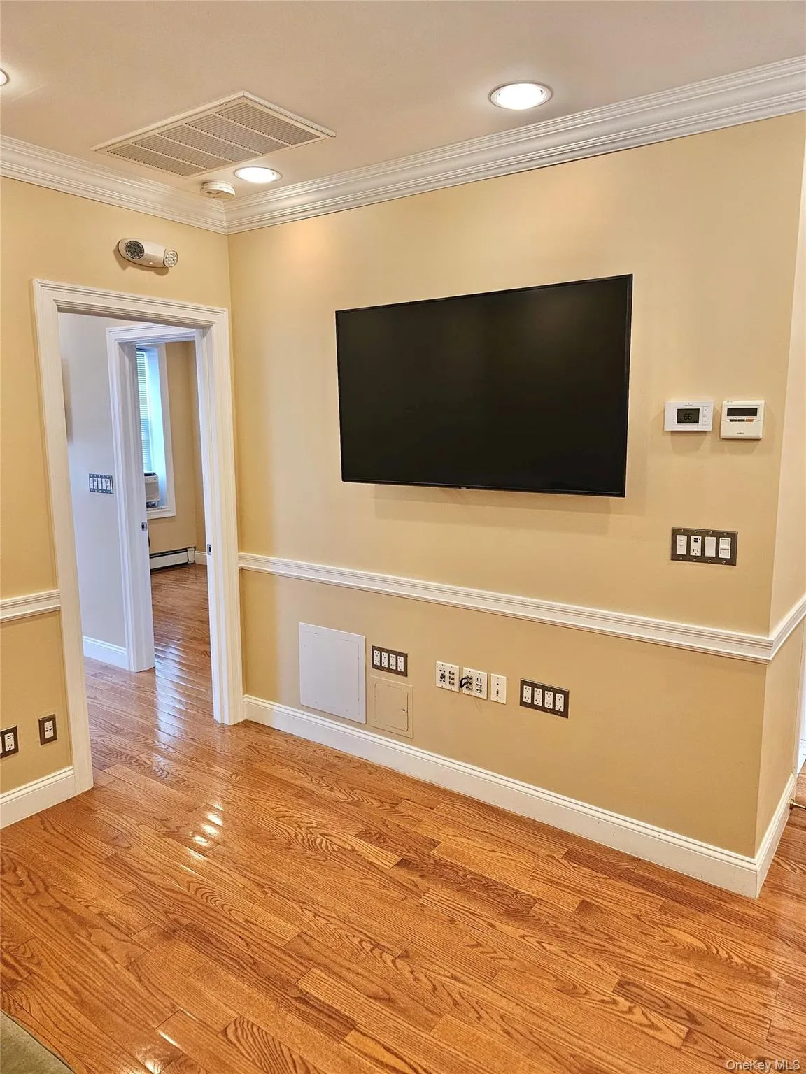 198 Jericho Turnpike, Hempstead, NY, 2 Bedrooms Bedrooms, 4 Rooms Rooms,1 BathroomBathrooms,Residential Lease,For Rent,Jericho,0,1028224 198 Jericho Turnpike, Hempstead, NY, 2 Bedrooms Bedrooms, 4 Rooms Rooms,1 BathroomBathrooms,Residential Lease,For Rent,Jericho,0,1028224
