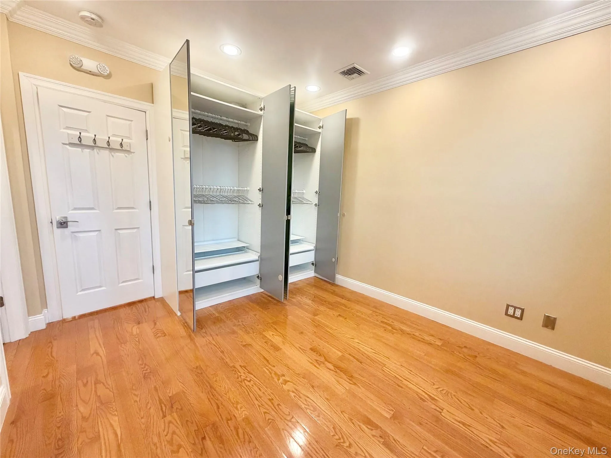 198 Jericho Turnpike, Hempstead, NY, 2 Bedrooms Bedrooms, 4 Rooms Rooms,1 BathroomBathrooms,Residential Lease,For Rent,Jericho,0,1028224 198 Jericho Turnpike, Hempstead, NY, 2 Bedrooms Bedrooms, 4 Rooms Rooms,1 BathroomBathrooms,Residential Lease,For Rent,Jericho,0,1028224